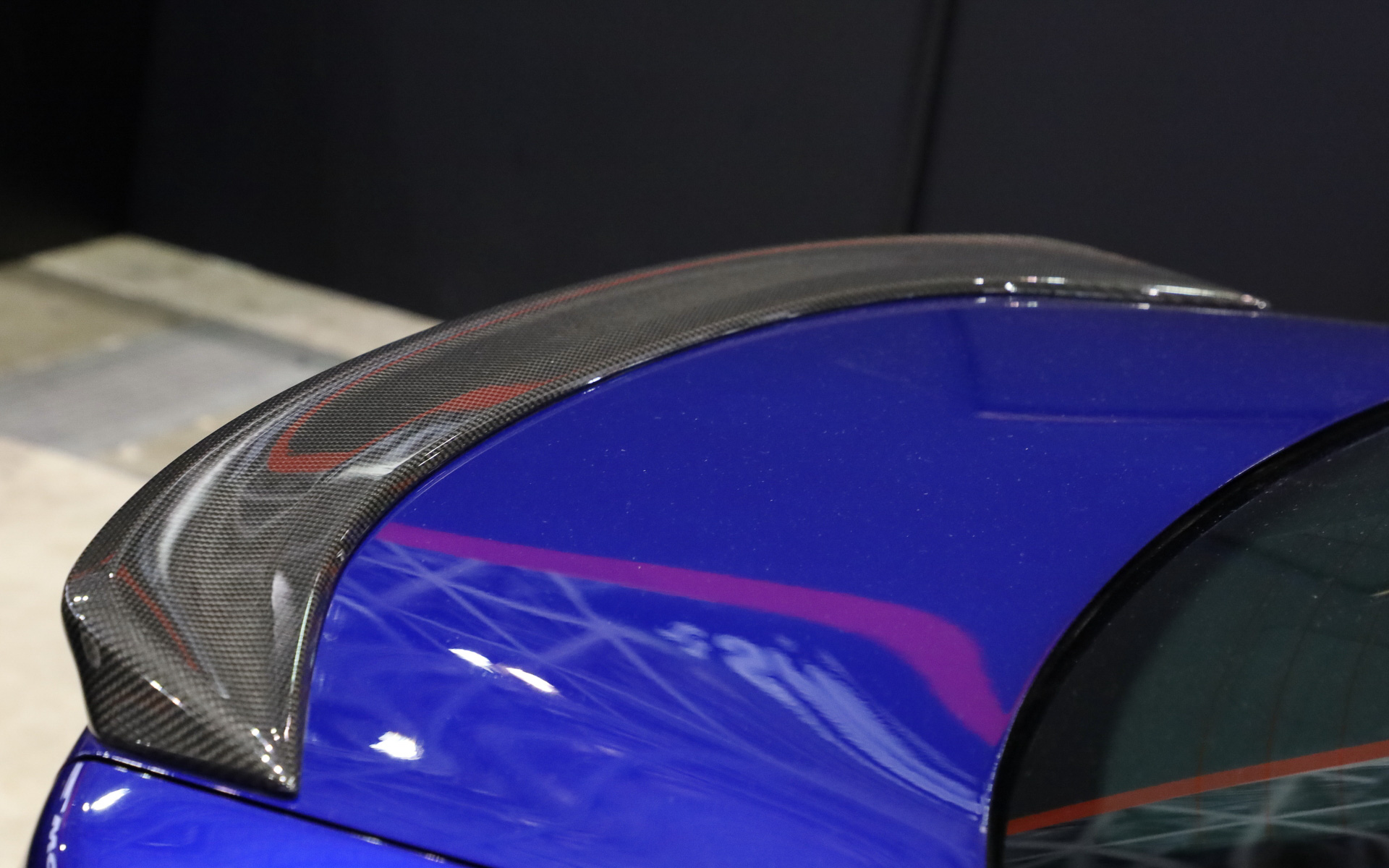 メンバーブレース、ロアボディブレースなどの補強パーツによってカッチリしたハンドリングとしなやかなサスペンションの動きを実現する