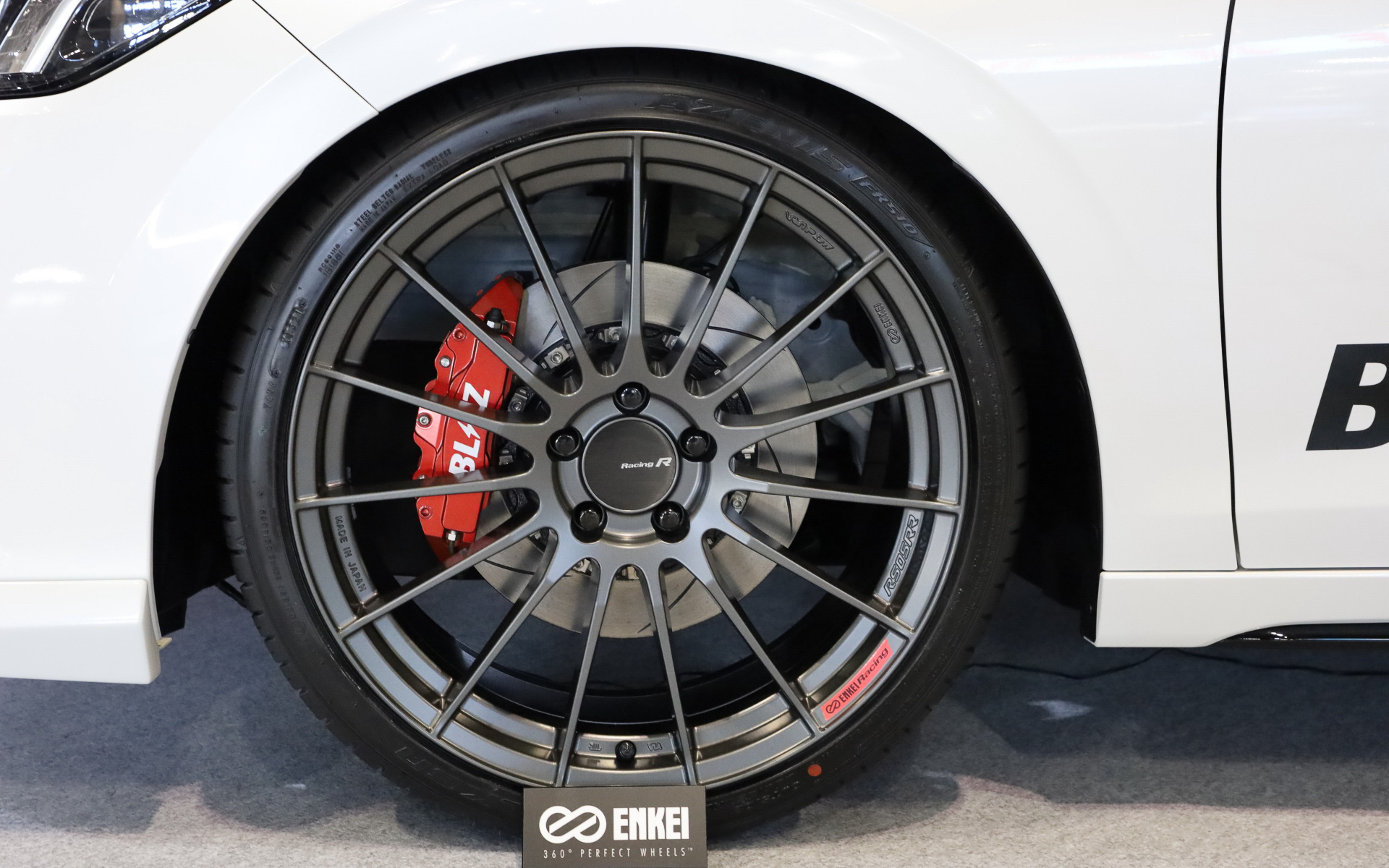 ブレーキシステムは発売中