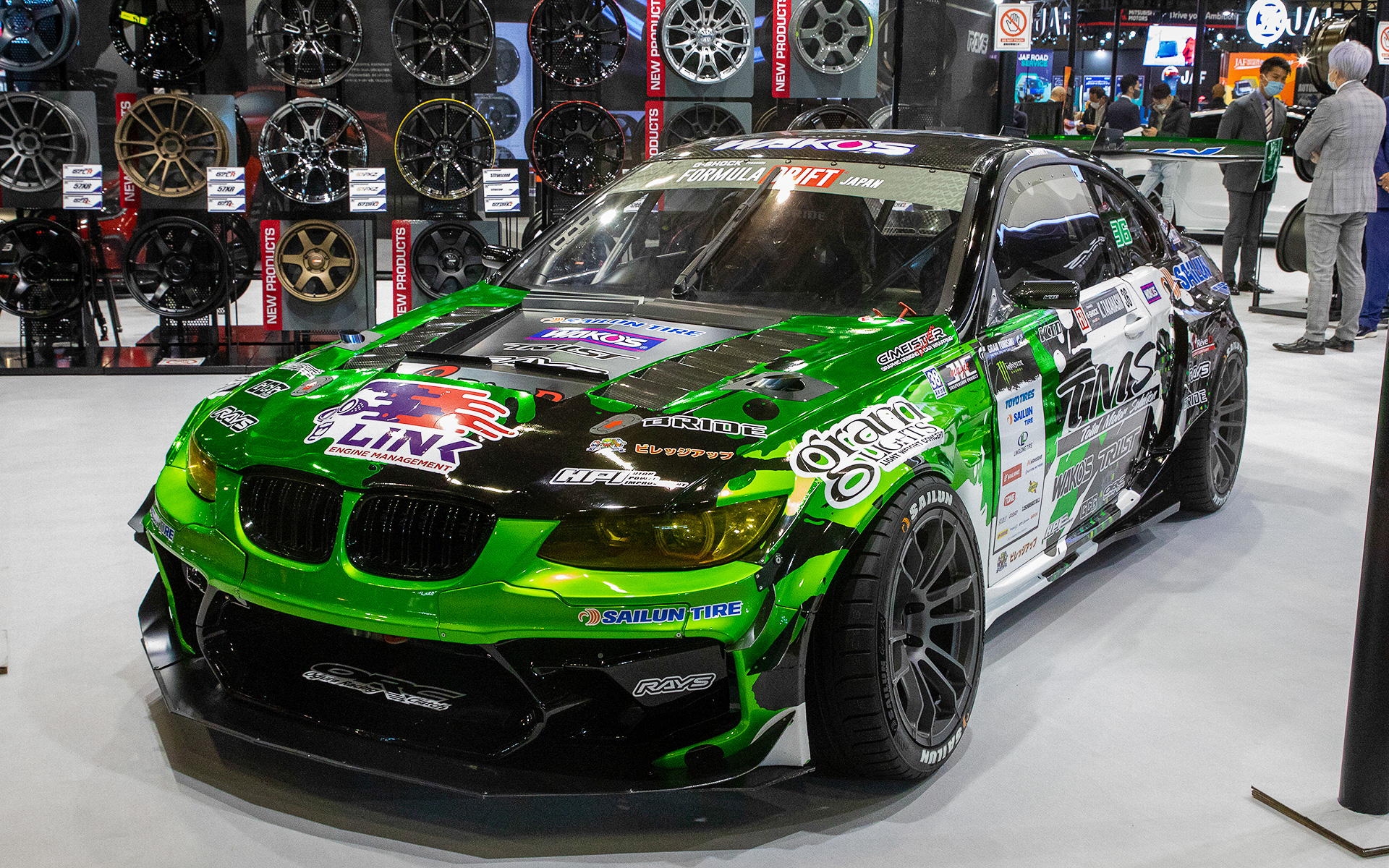 FORMULA DRIFTに参戦するBMWにはgramLIGHTSの57XTREME SPEC-Dを履く