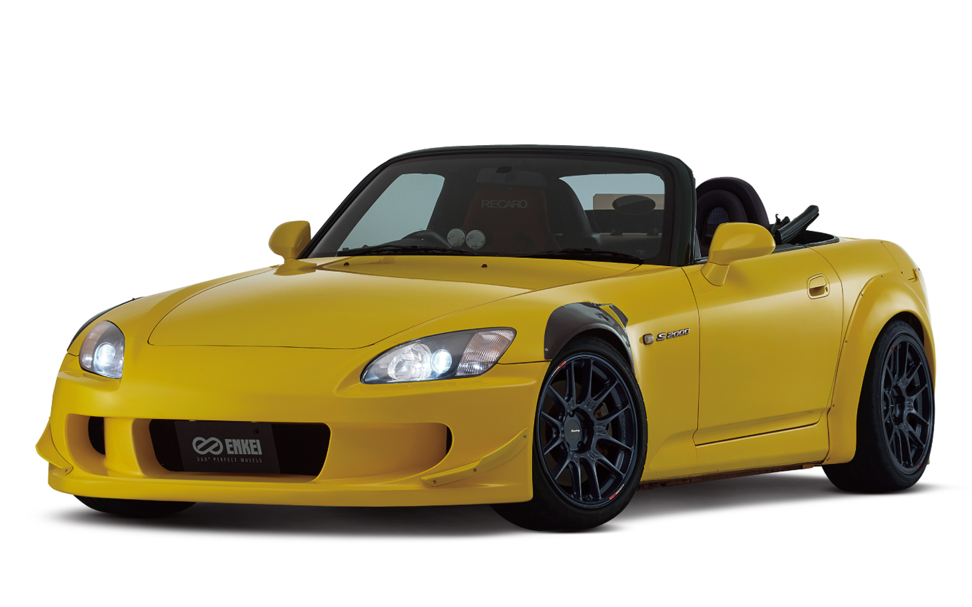 GTC02 ラージ P.C.D.サイズ（カラー：マットブラックを装着したホンダ「S2000」