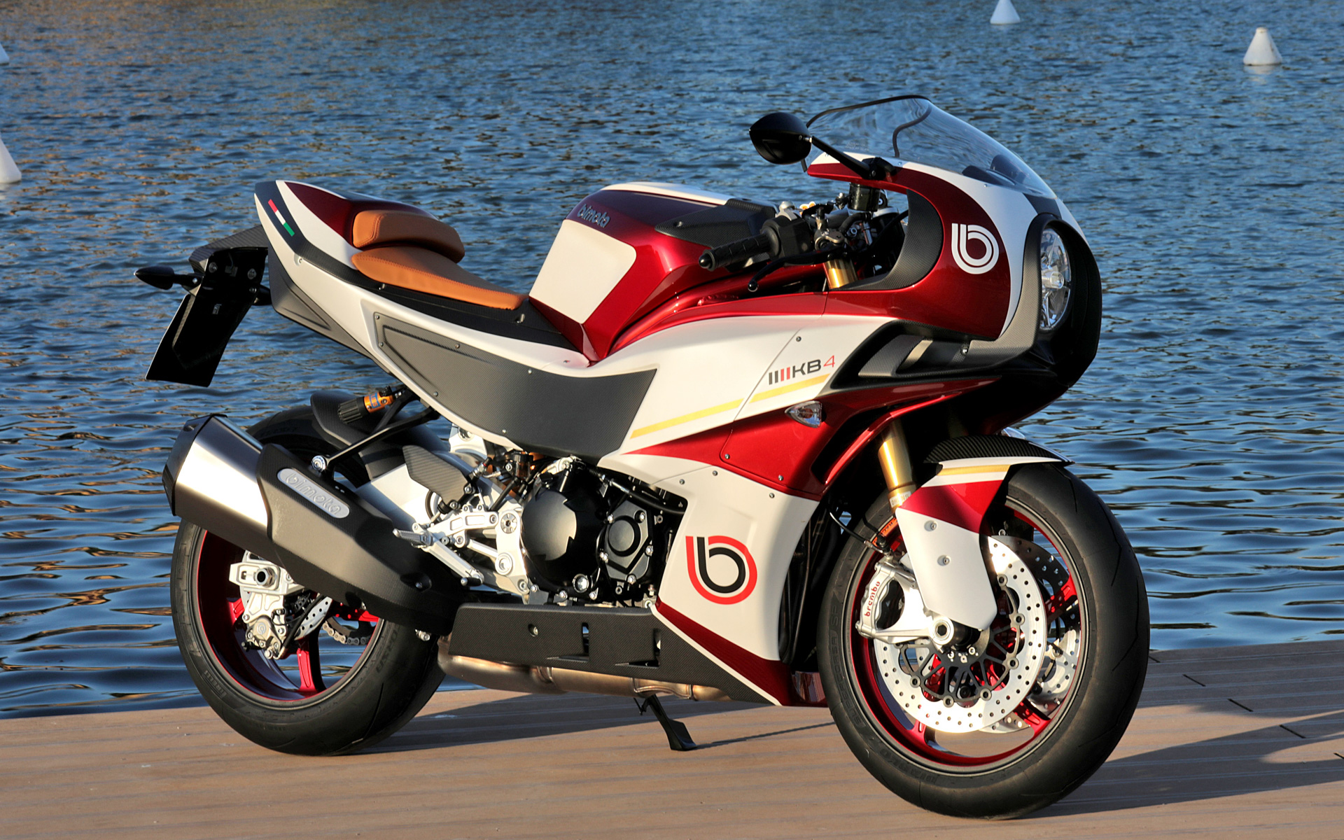 カワサキモータースジャパンが取り扱いを開始するビモータ「KB4」