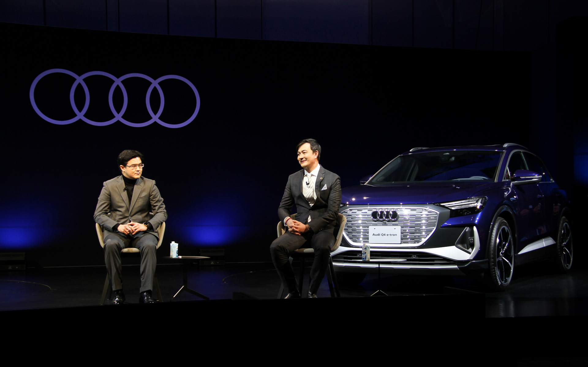 発表会の後半にはシェーパース社長と株式会社伊藤忠総研 上席主任研究員の深尾三四郎氏によるトークショーも展開された