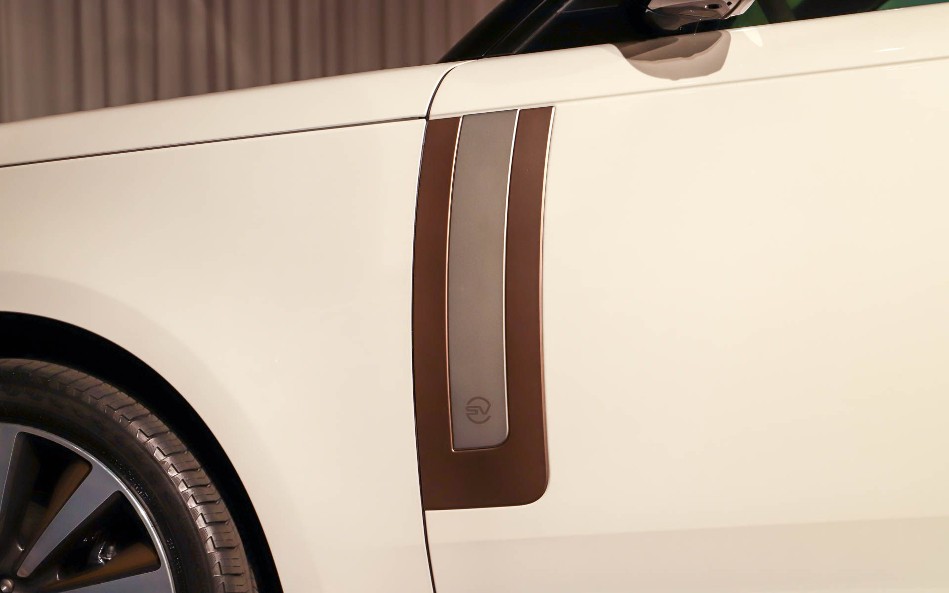 SV セレニティでは、コリンシアンブロンズのアクセントを随所に取り入れている