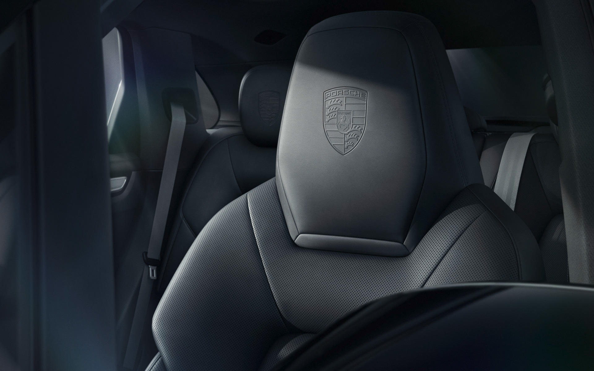 ヘッドレストのポルシェクレスト