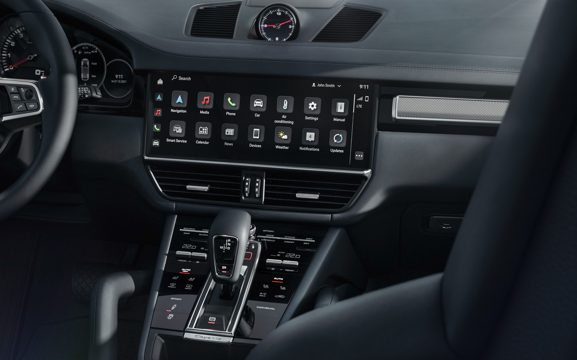 ダッシュボードにはアナログ時計が配置される