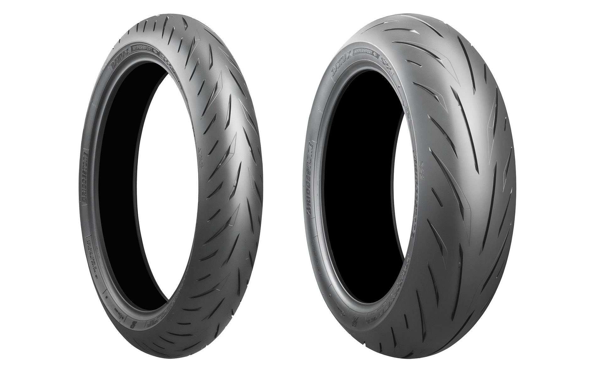 バトラックス ハイパースポーツ S22装着サイズはフロントが120/70ZR17 M/C（58W）、リアが190/55ZR17 M/C（75W）