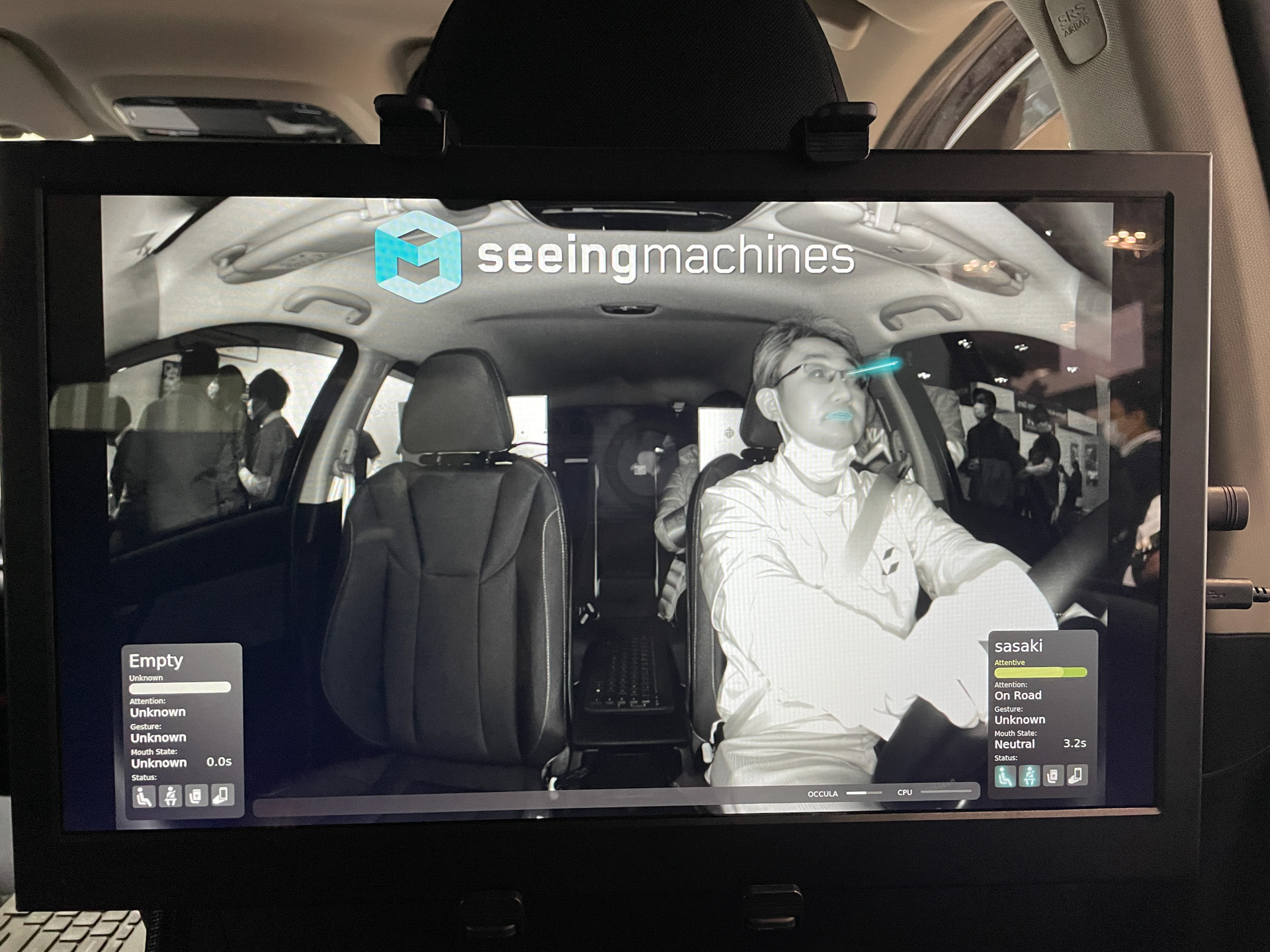 ドライバーの視線までを検知する前席乗員モニタリングシステム