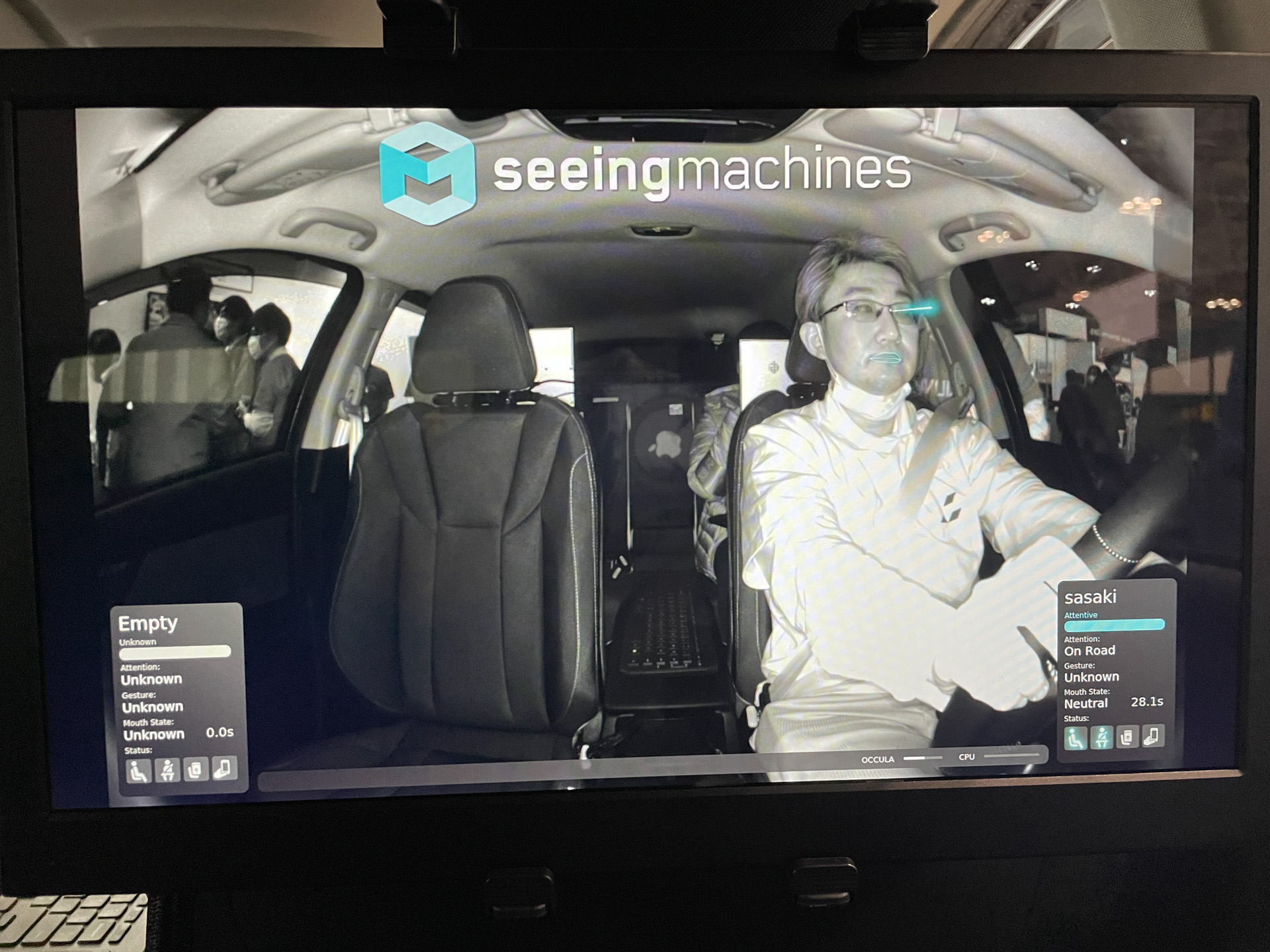 ドライバーの視線までを検知する前席乗員モニタリングシステム