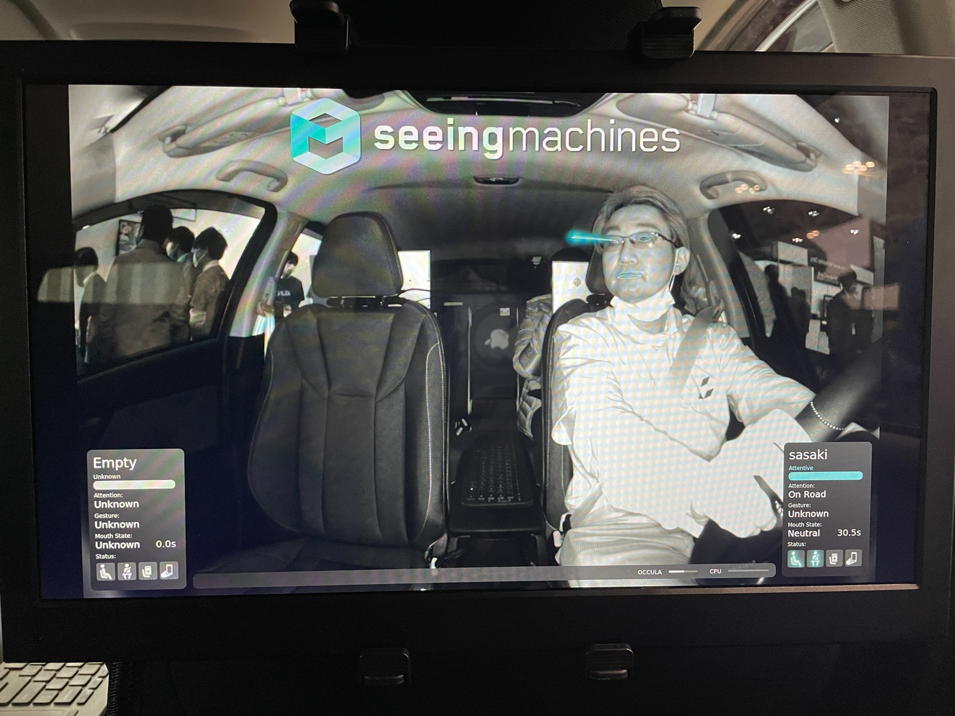 ドライバーの視線までを検知する前席乗員モニタリングシステム