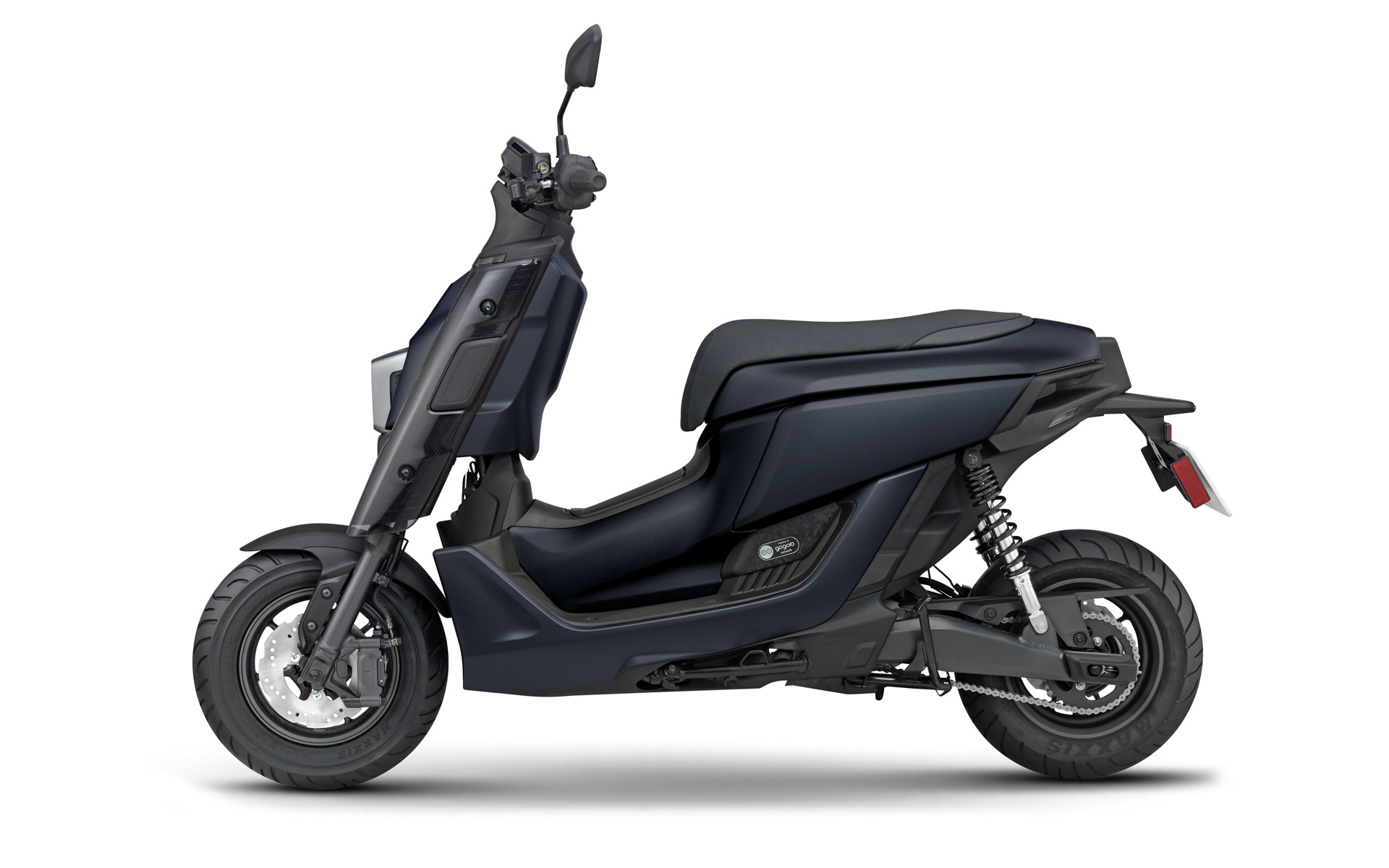 ヤマハ発動機のバッテリ交換式電動スクーター「EMF」