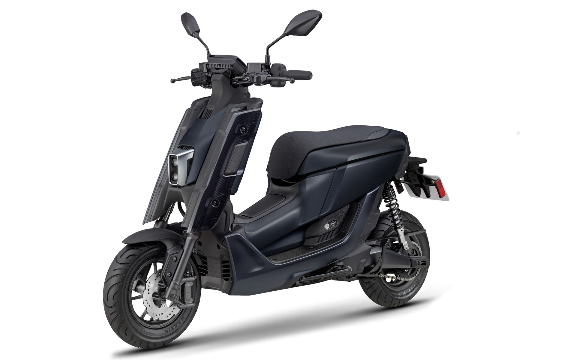 ヤマハ発動機が2022年3月に台湾で発売するバッテリ交換式電動スクーター「EMF」