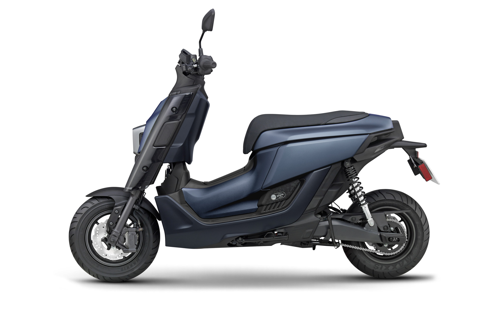 ヤマハ発動機のバッテリ交換式電動スクーター「EMF」