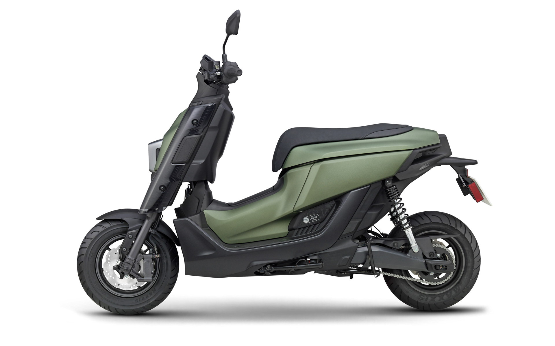 ヤマハ発動機のバッテリ交換式電動スクーター「EMF」