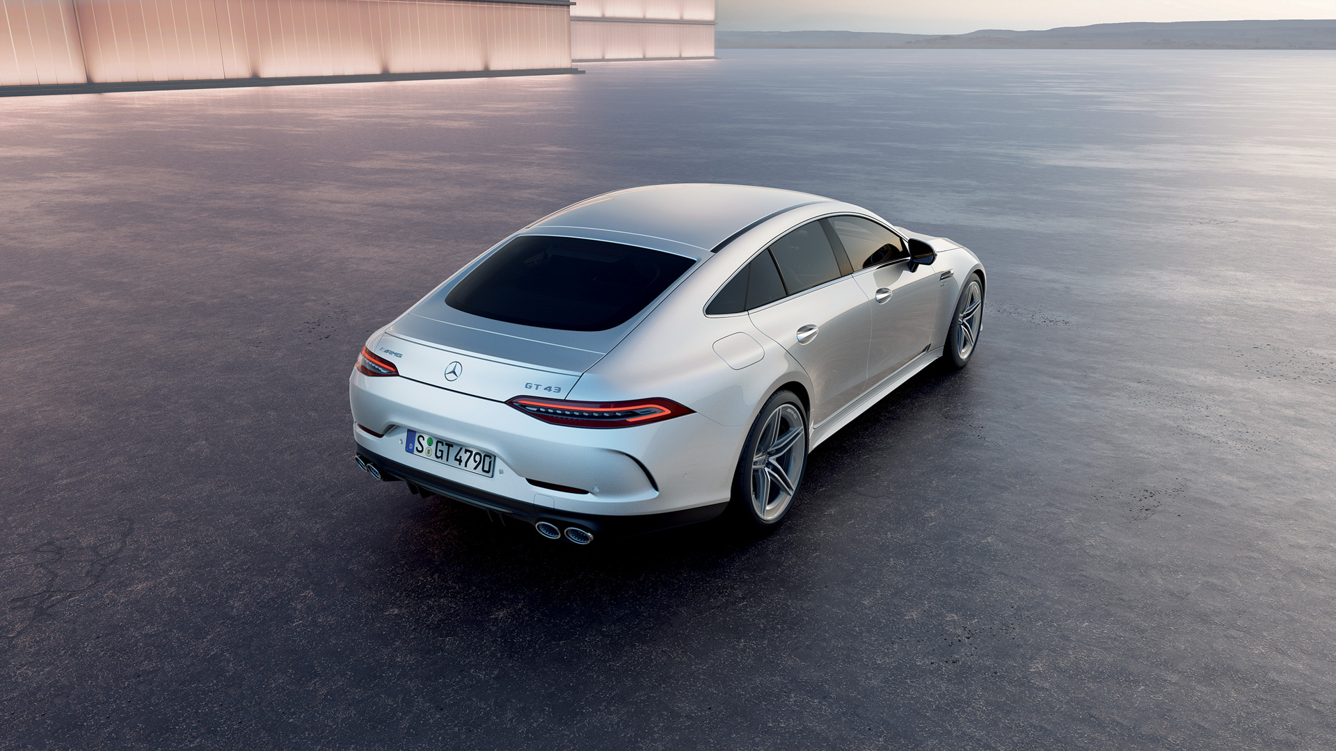 メルセデスAMG GT 43 4MATIC+