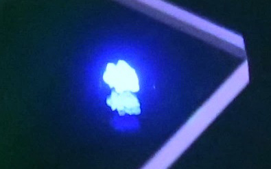 固体フォトンアップコンバージョン材料