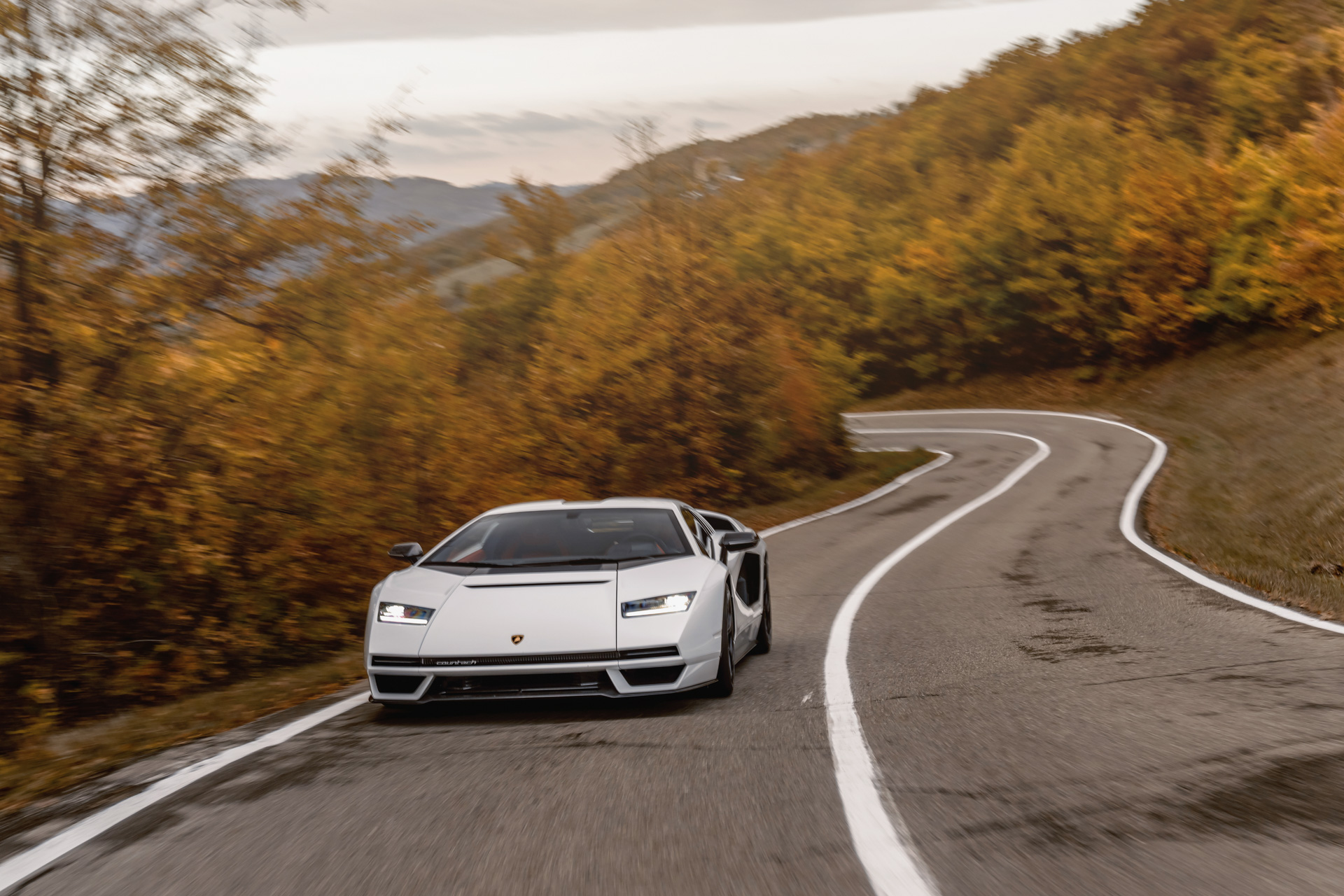 カウンタック LPI 800-4