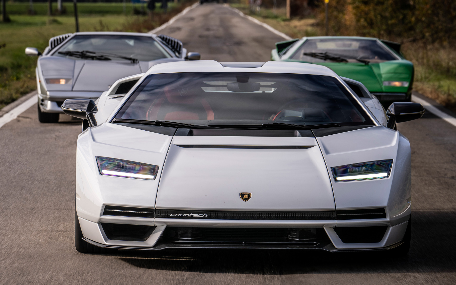 ランボルギーニの新型「カウンタック LPI 800-4」が公道デビュー