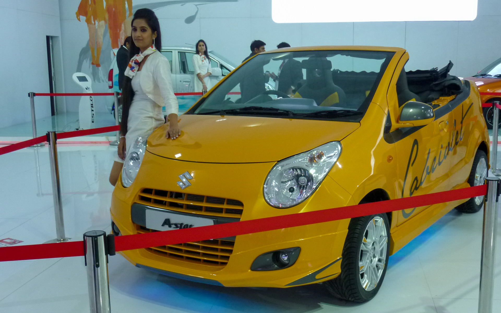 2012年にインドのデリーモーターショーを取材した時に、出展されていたのが「A-Star」のカブリオレ。とってもかわいくて、日本でも販売されないかしらなどと期待を込めて、つい写真を多めに撮ってしまったモデルです。このA-Starにはクーペもあって、欧州では「アルト」という名前で販売されていました