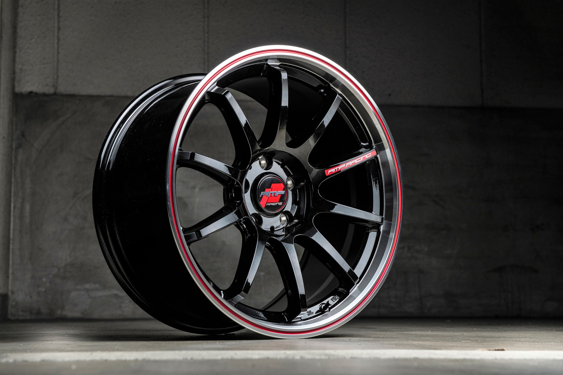 RMP RACINGシリーズ初の10本スポーク「R10」