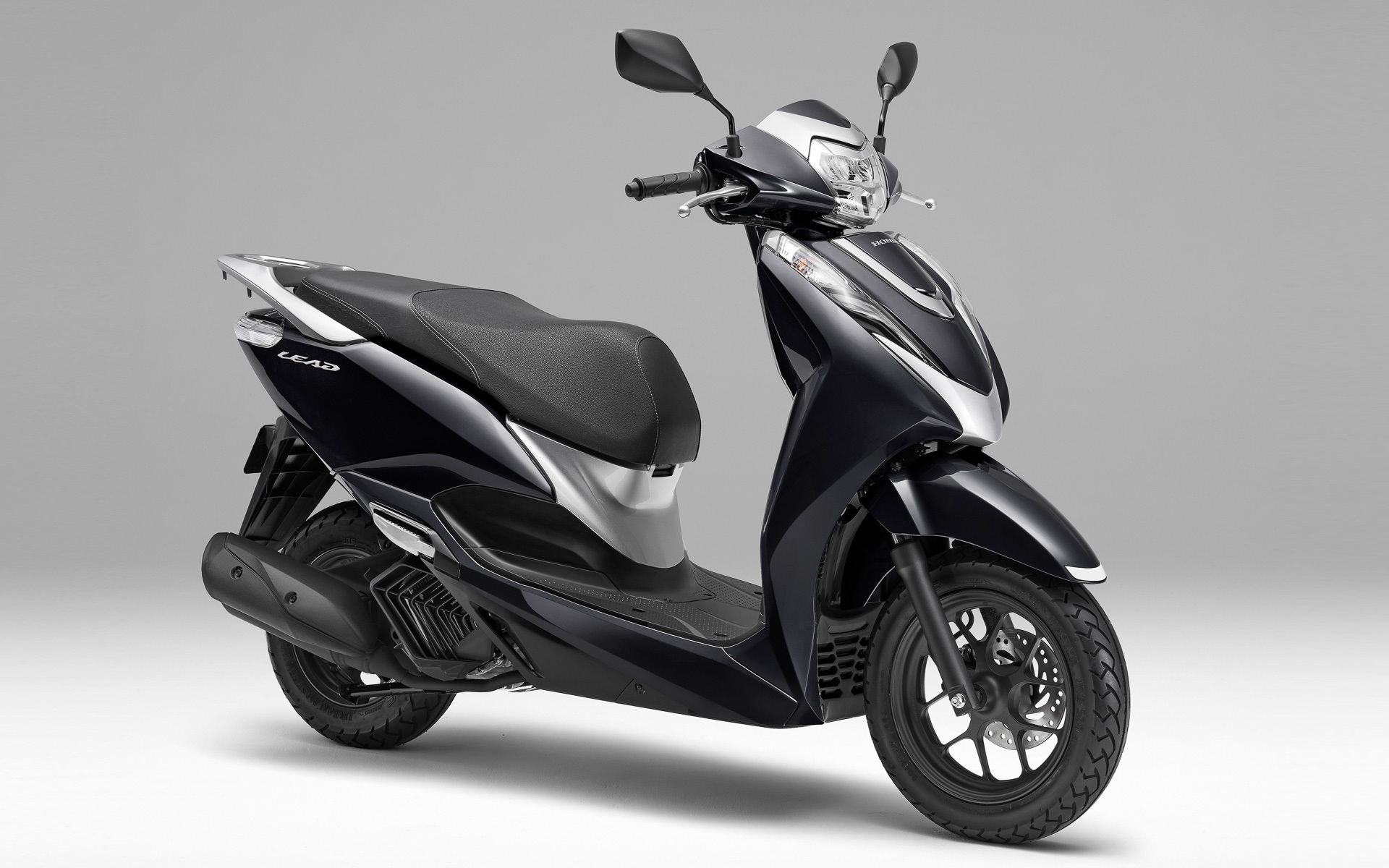 ボディカラー「ポセイドンブラックメタリック」