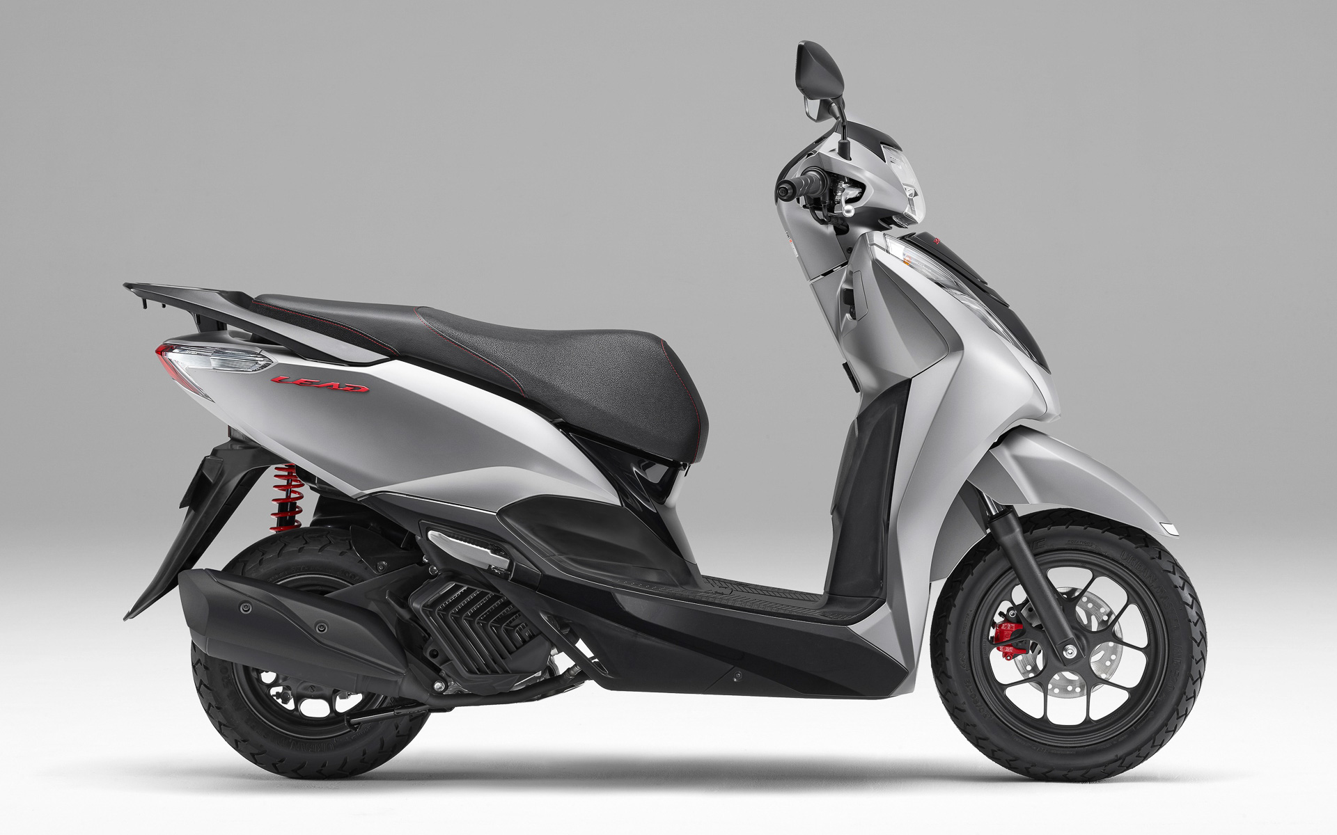 ボディカラー「マットテクノシルバーメタリック」