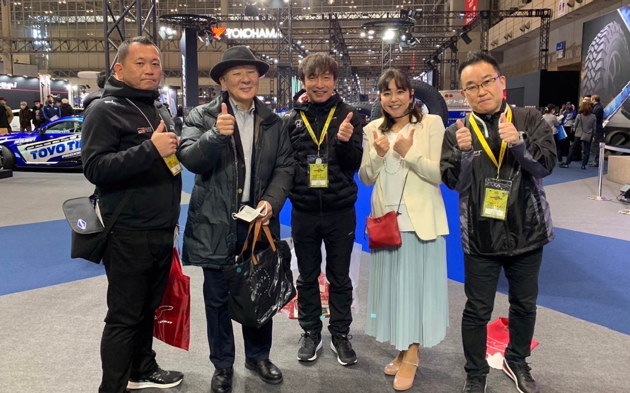 怪しい格好をした私と圭ちゃんの間に入っているのが旧交を温めた東海ウォーカー時代の担当者Tさん。その友人、そしてSさんでした。出演ありがとう