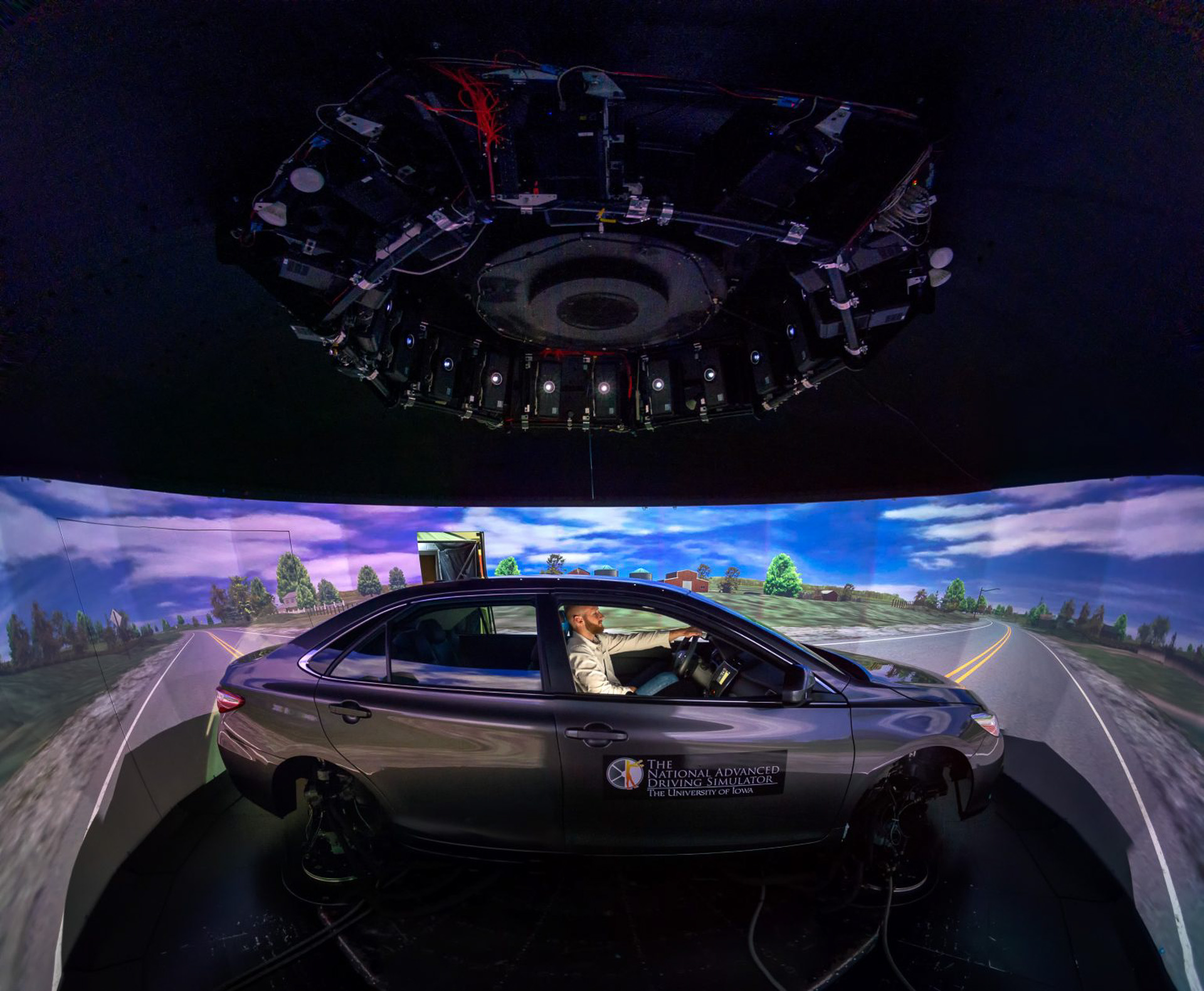 アイオワ大学の国立先進運転シミュレータ