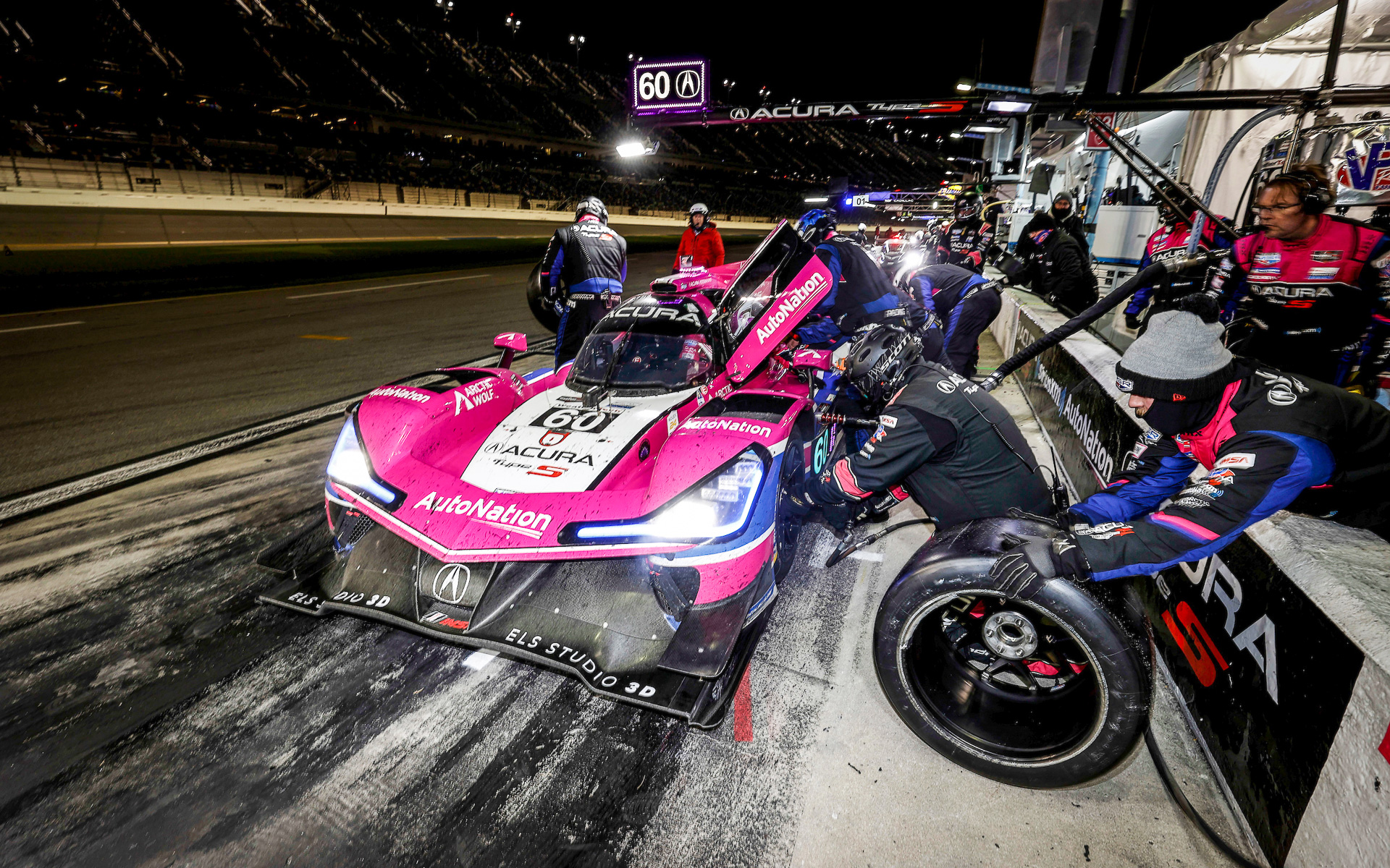 優勝したマイヤー・シャンク・レーシングのARX-05プロトタイプ（60号車）