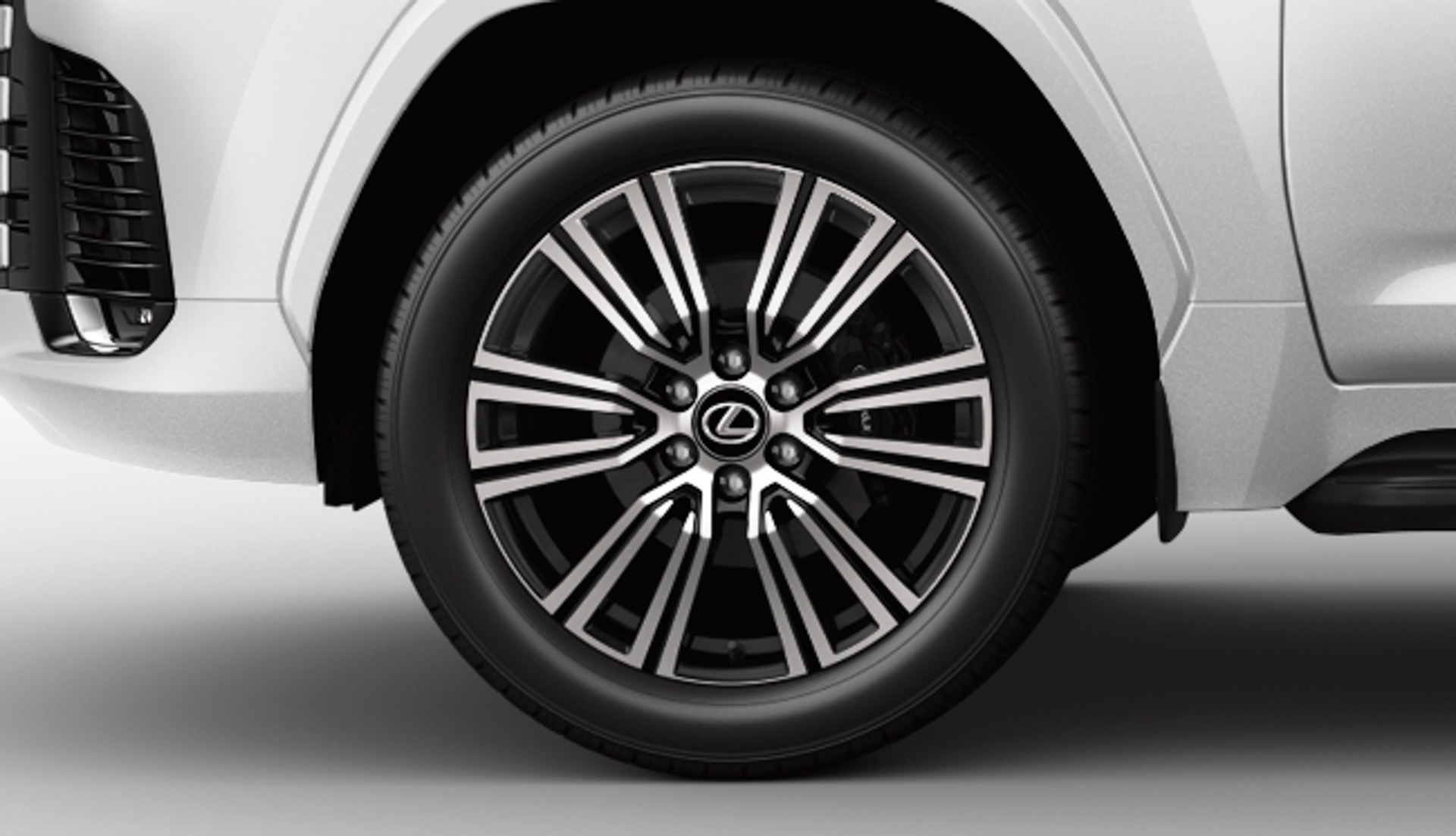 265/50R22タイヤ＆鍛造アルミホイール（切削光輝＋ブラック塗装）