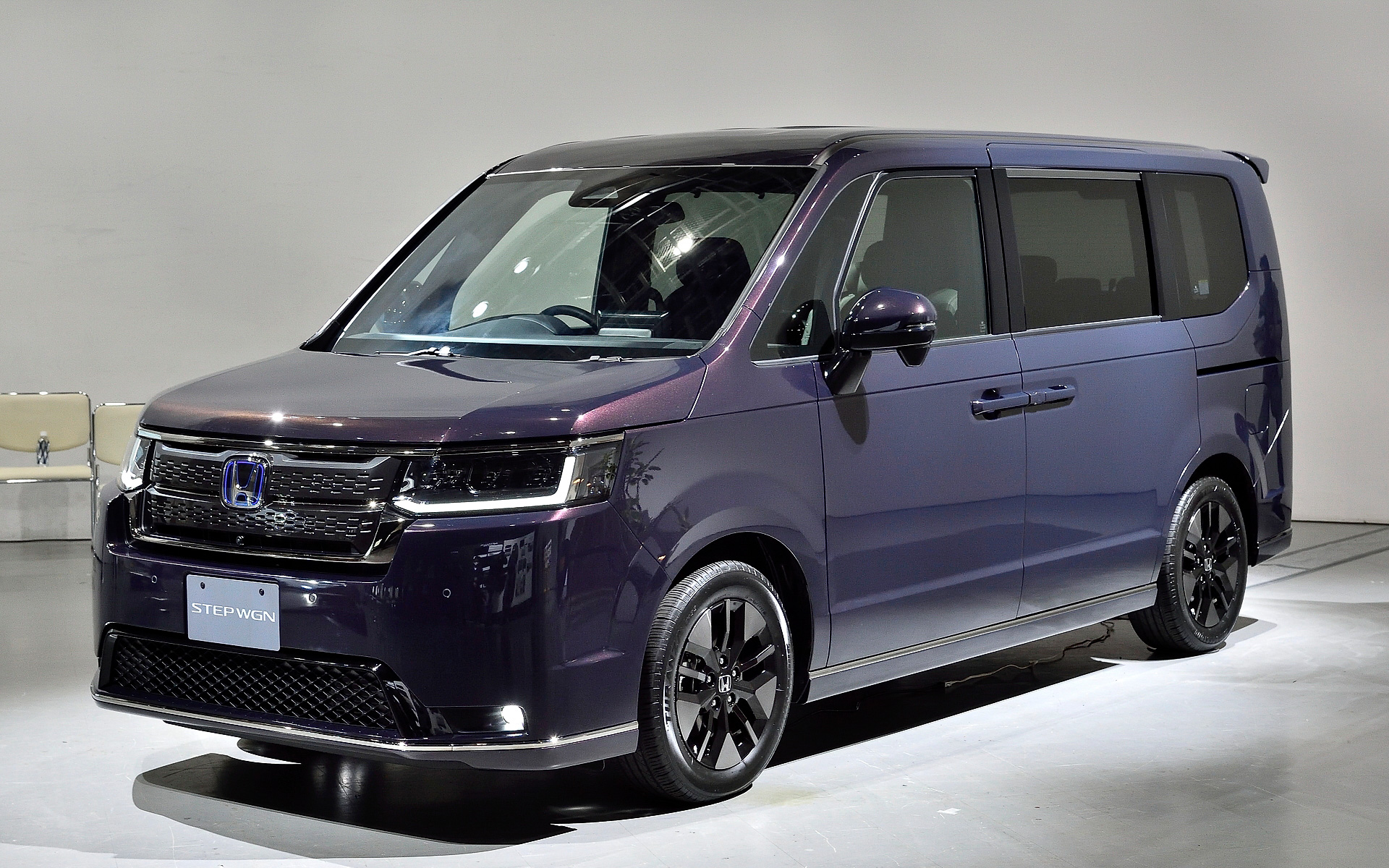 新型ステップワゴン「スパーダ」