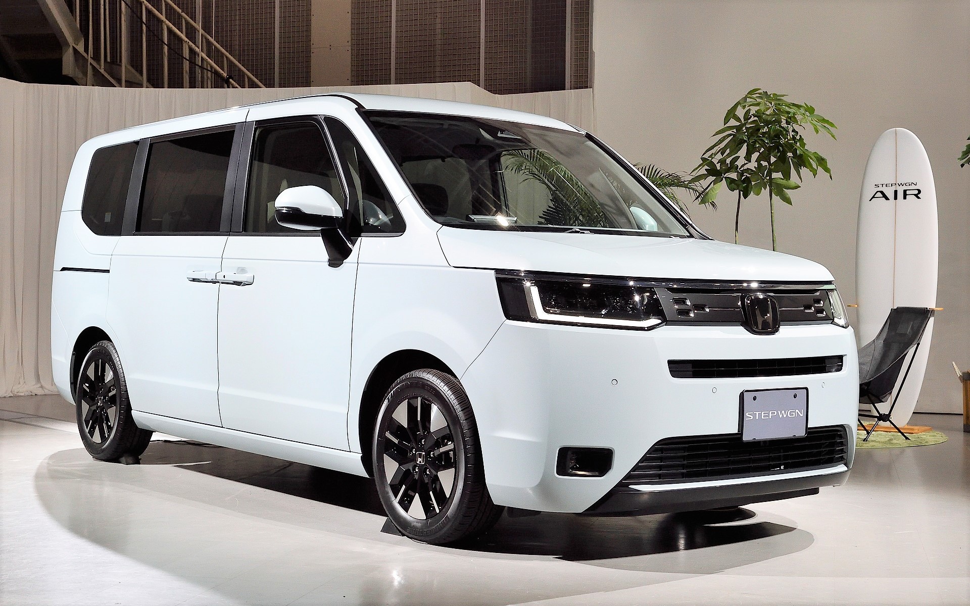 新型ステップワゴン「エアー」