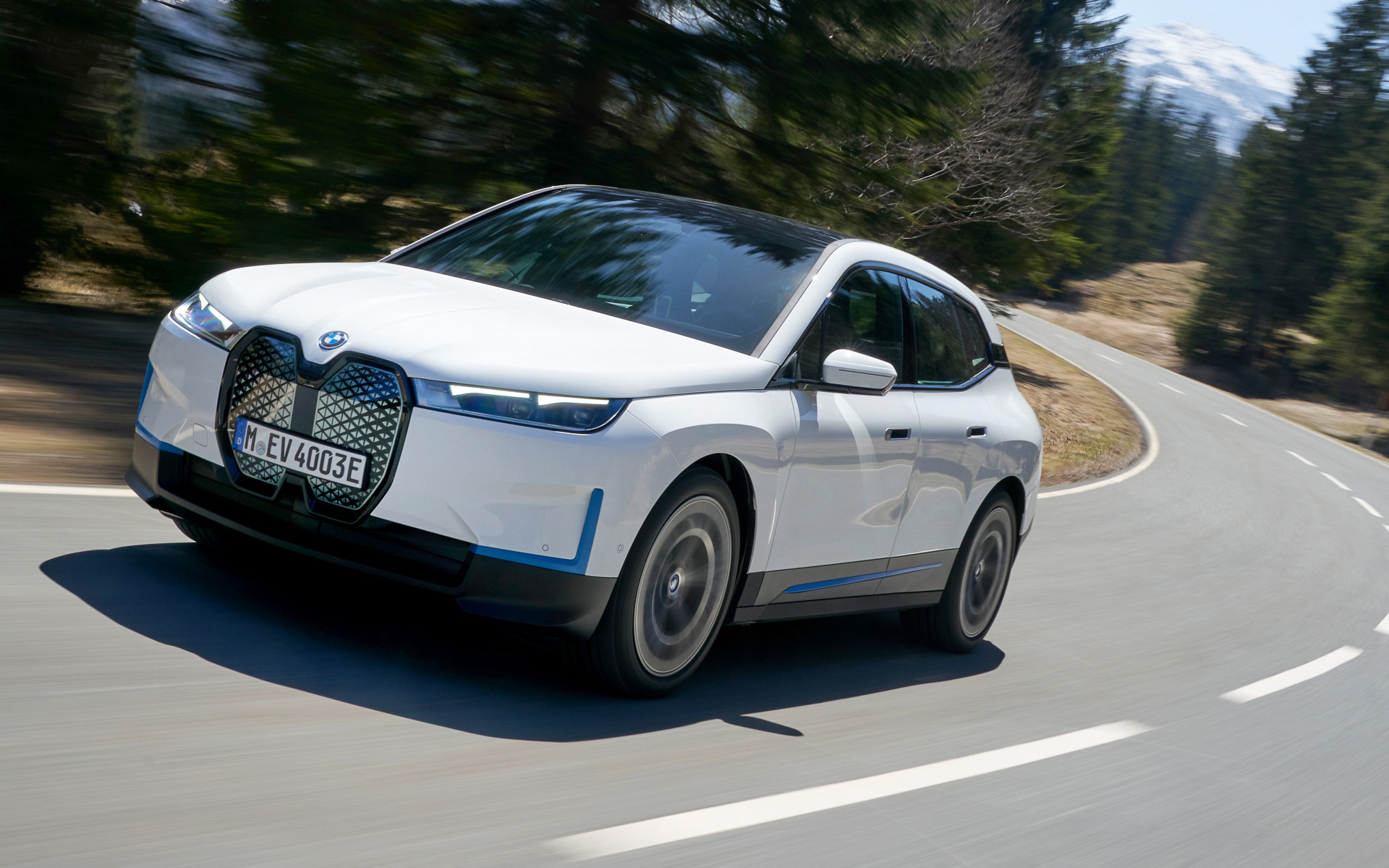 EfficientGrip Performance 2がBMW iXの新車装着タイヤの1つに採用された