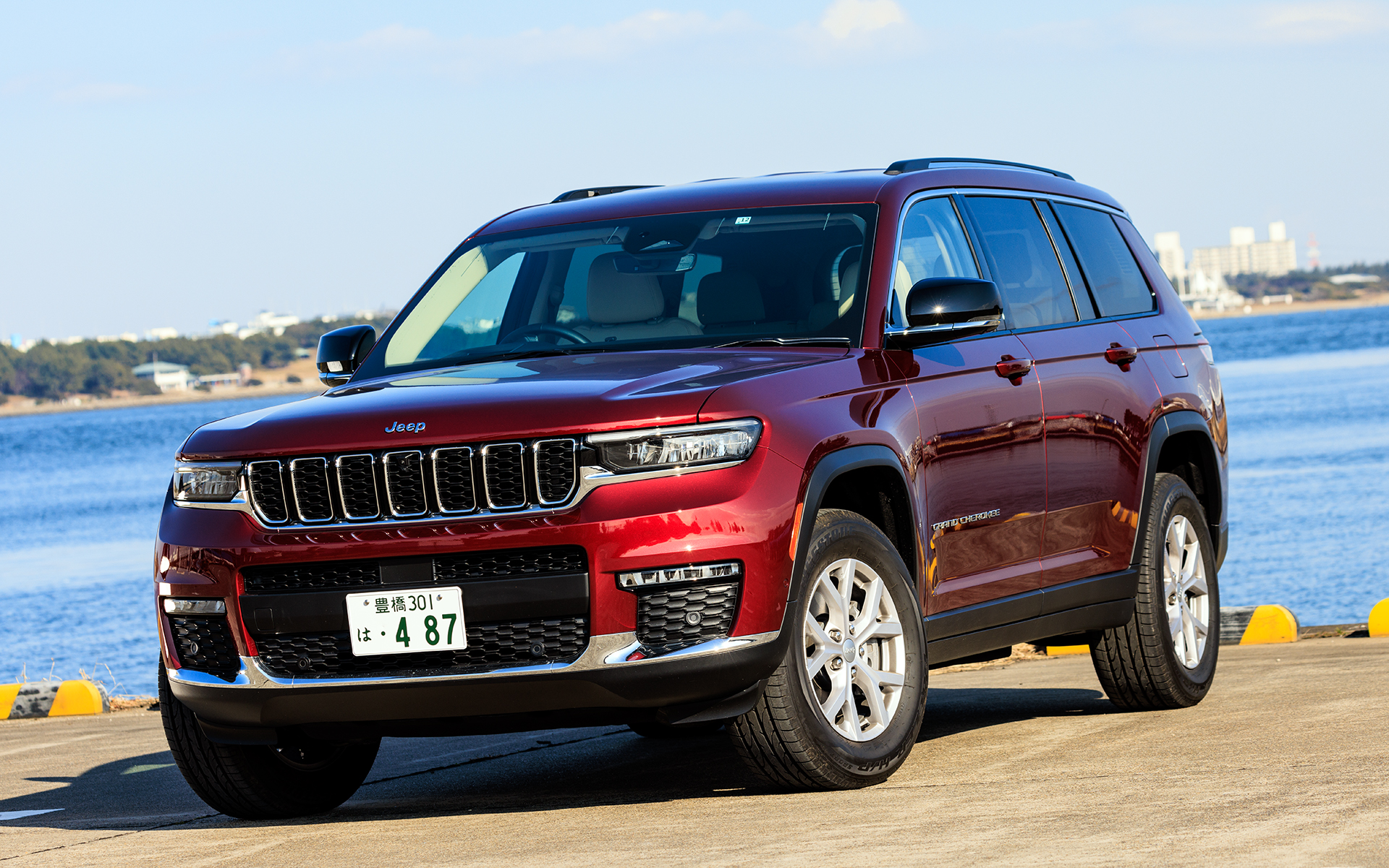 グランドチェロキーL リミテッド（788万円）。ボディサイズは5200×1900×1815mm（全長×全幅×全高）、ホイールベースは3090mm