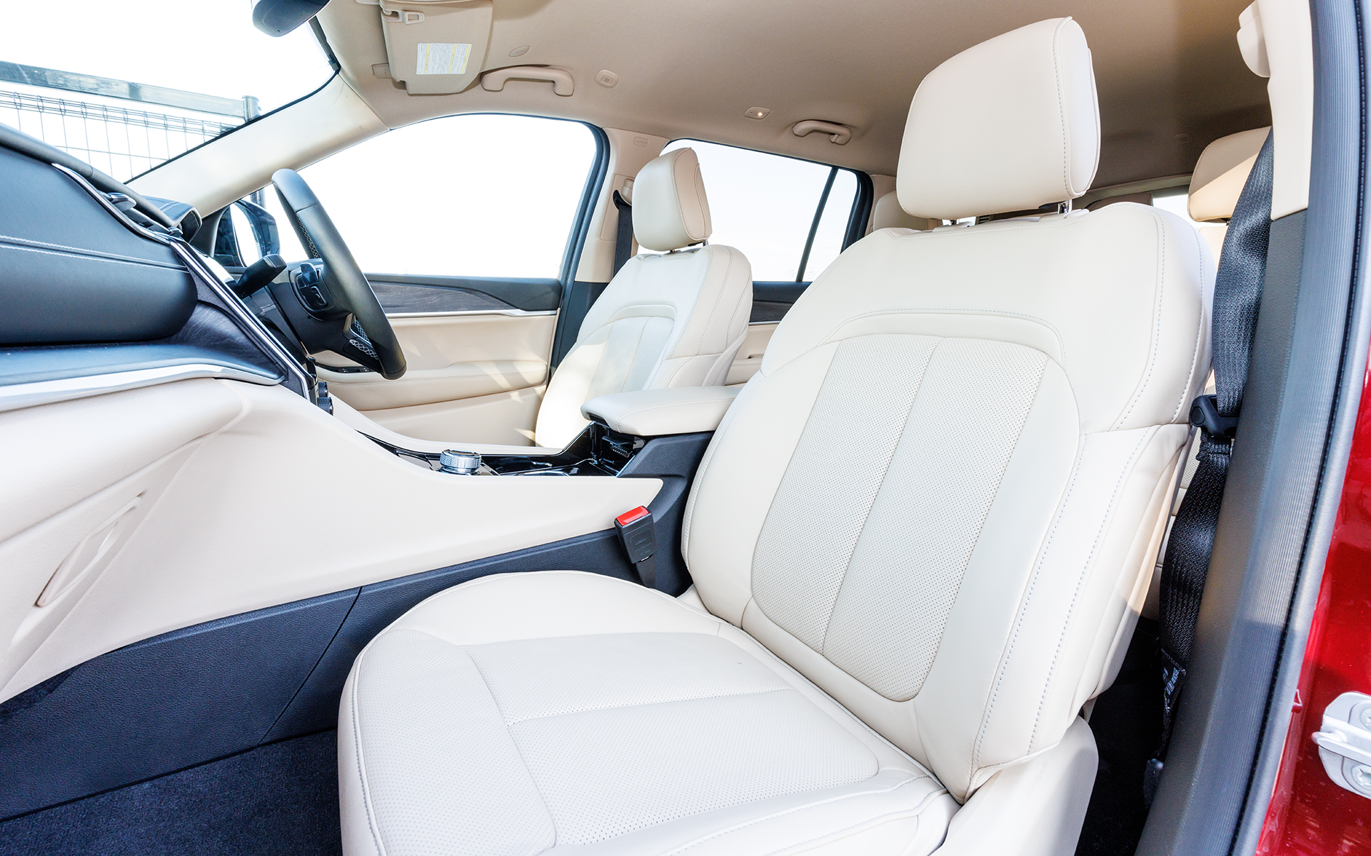 リミテッドの7人乗りシート。2列目はベンチタイプ