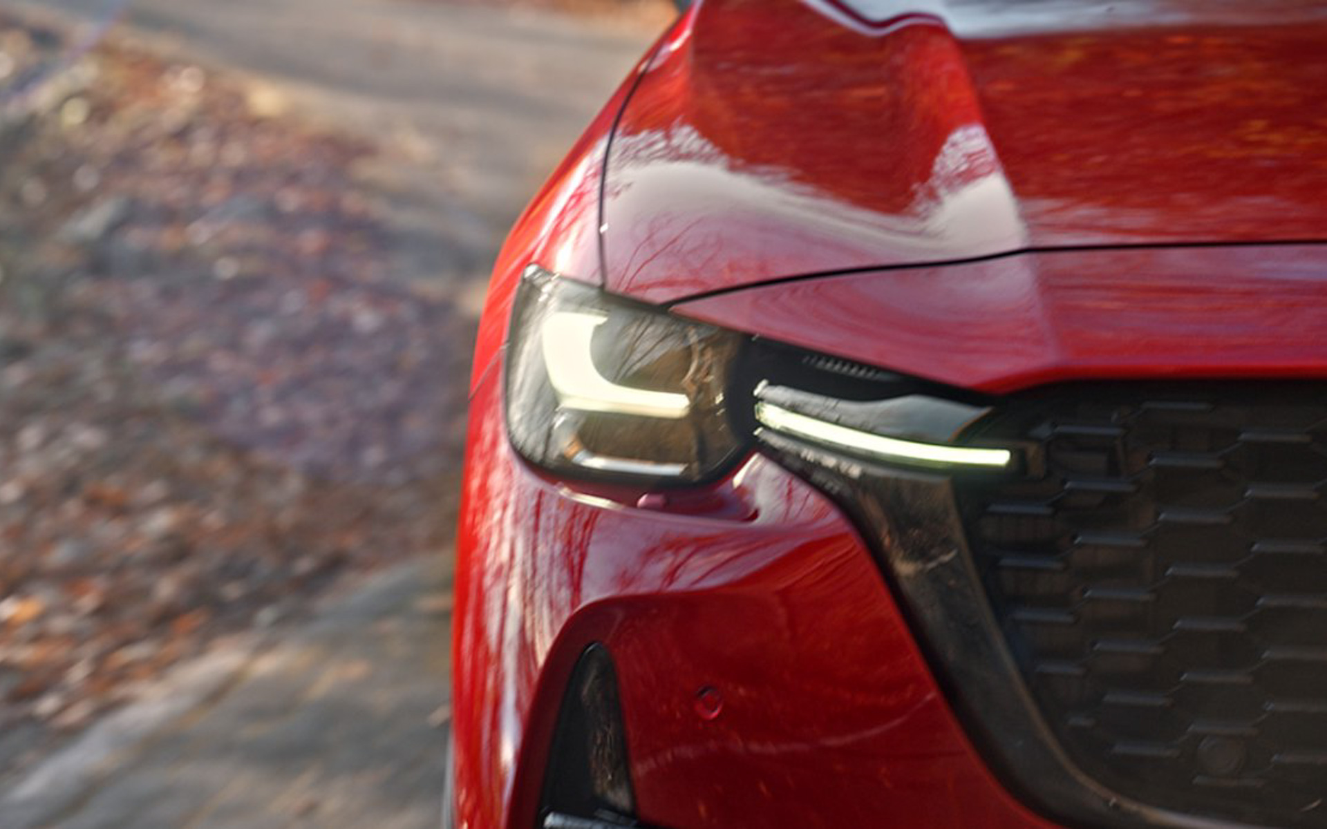 欧州で世界初公開する新型車「CX-60 PHEV」