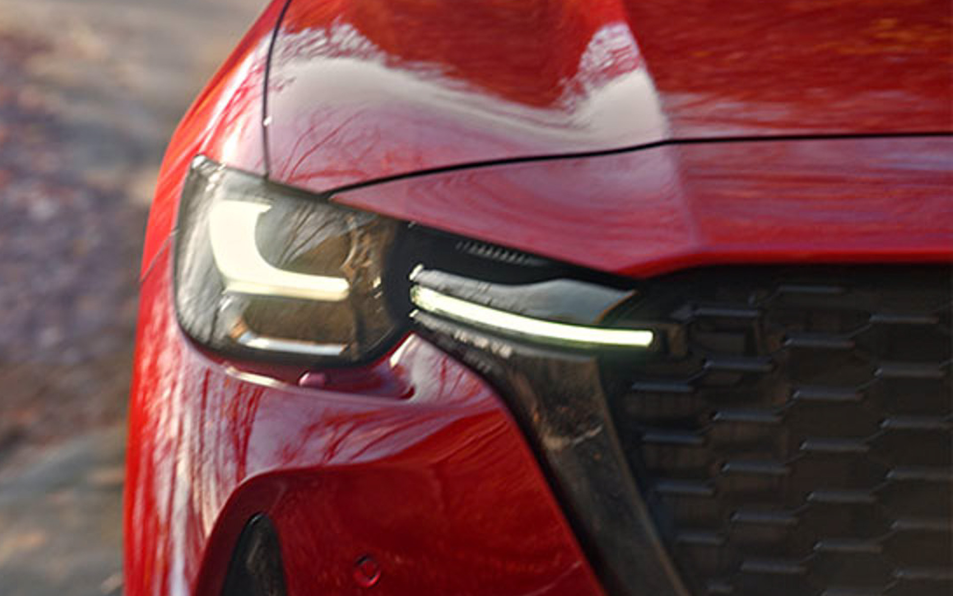 欧州で世界初公開する新型車「CX-60 PHEV」