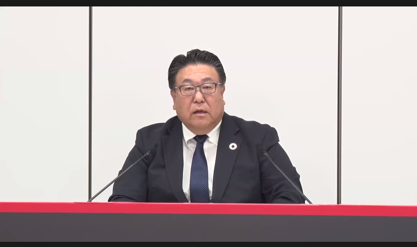 質疑応答で回答する倉石氏