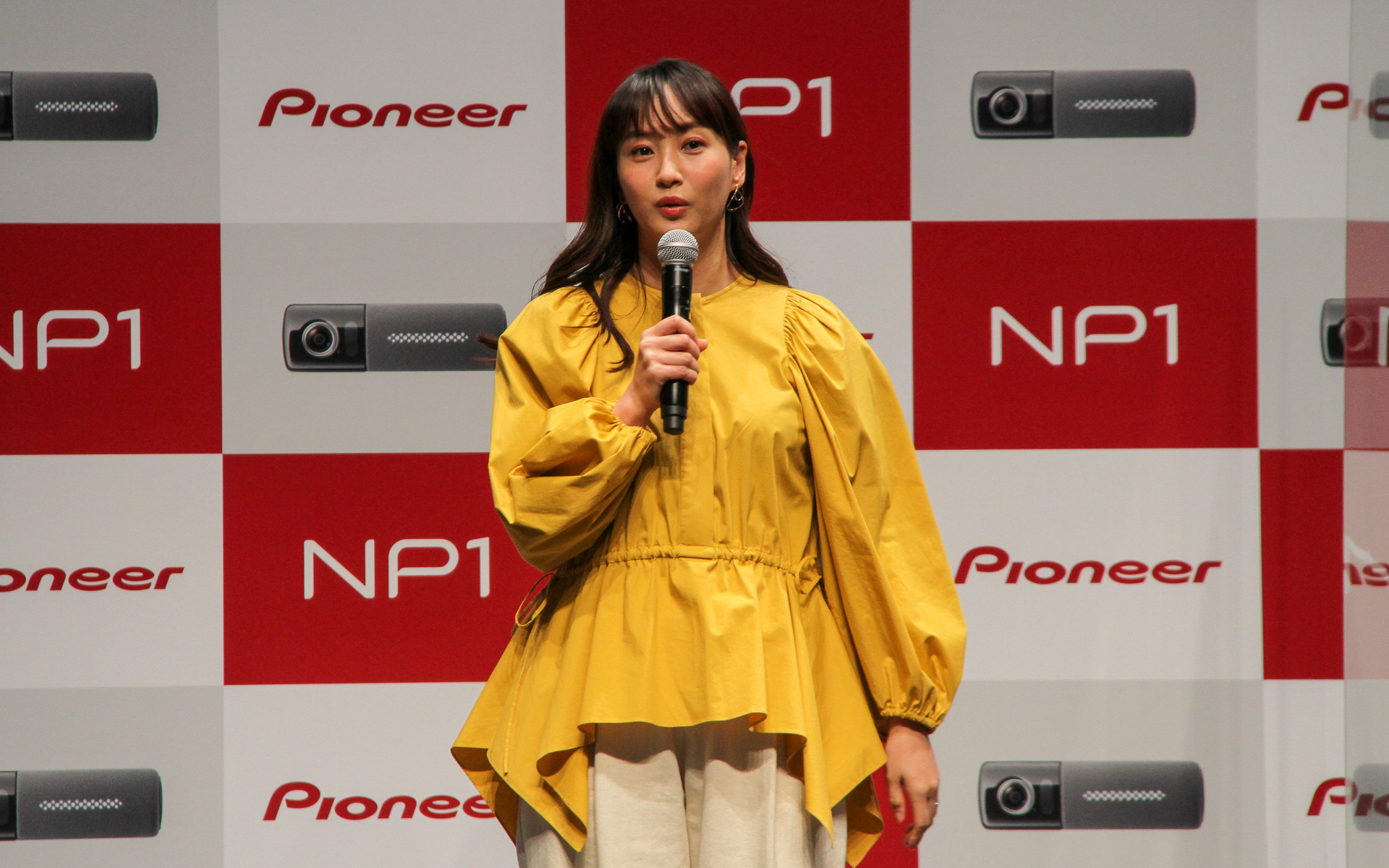 発表会の後半にはNP1のCMに出演する千原ジュニアさん、藤本美貴さんによるトークセッションも行なわれた