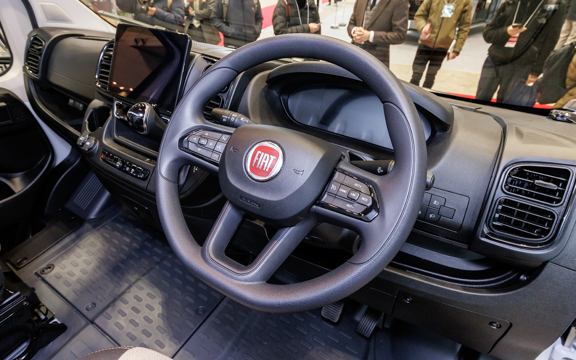 乗用車ライクなインパネまわり