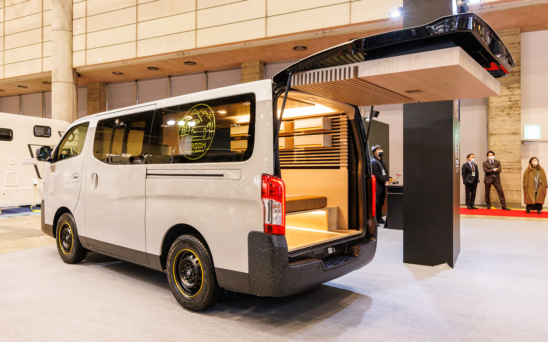 車両外観。バンパーやホイールなどにも注目