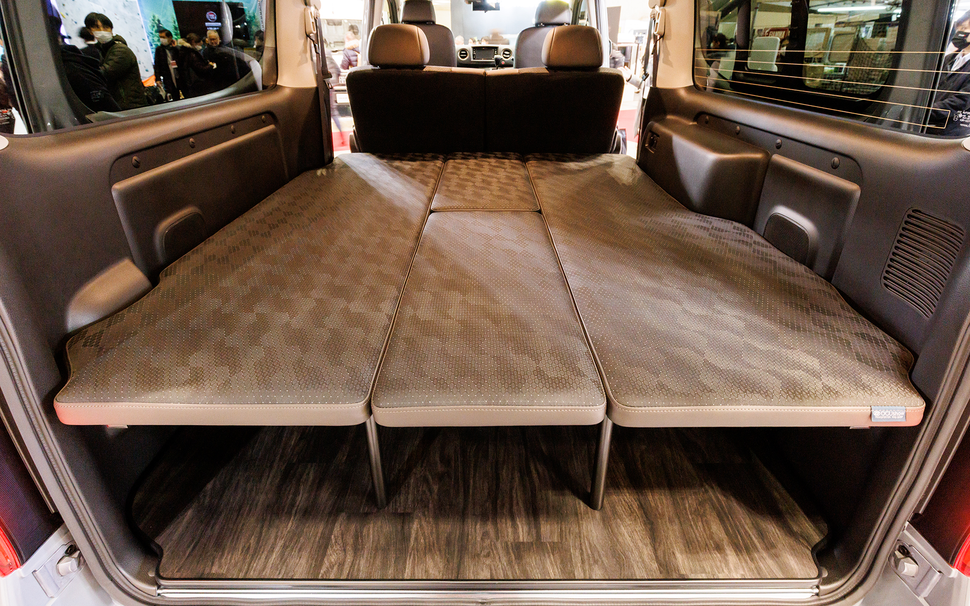 ベッド、積載など多彩なアレンジを実現