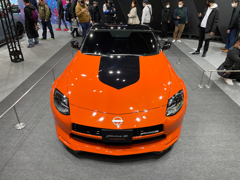 オレンジ色の新型フェアレディZ「FAIRLADY Z CUSTOMIZED PROTO」が