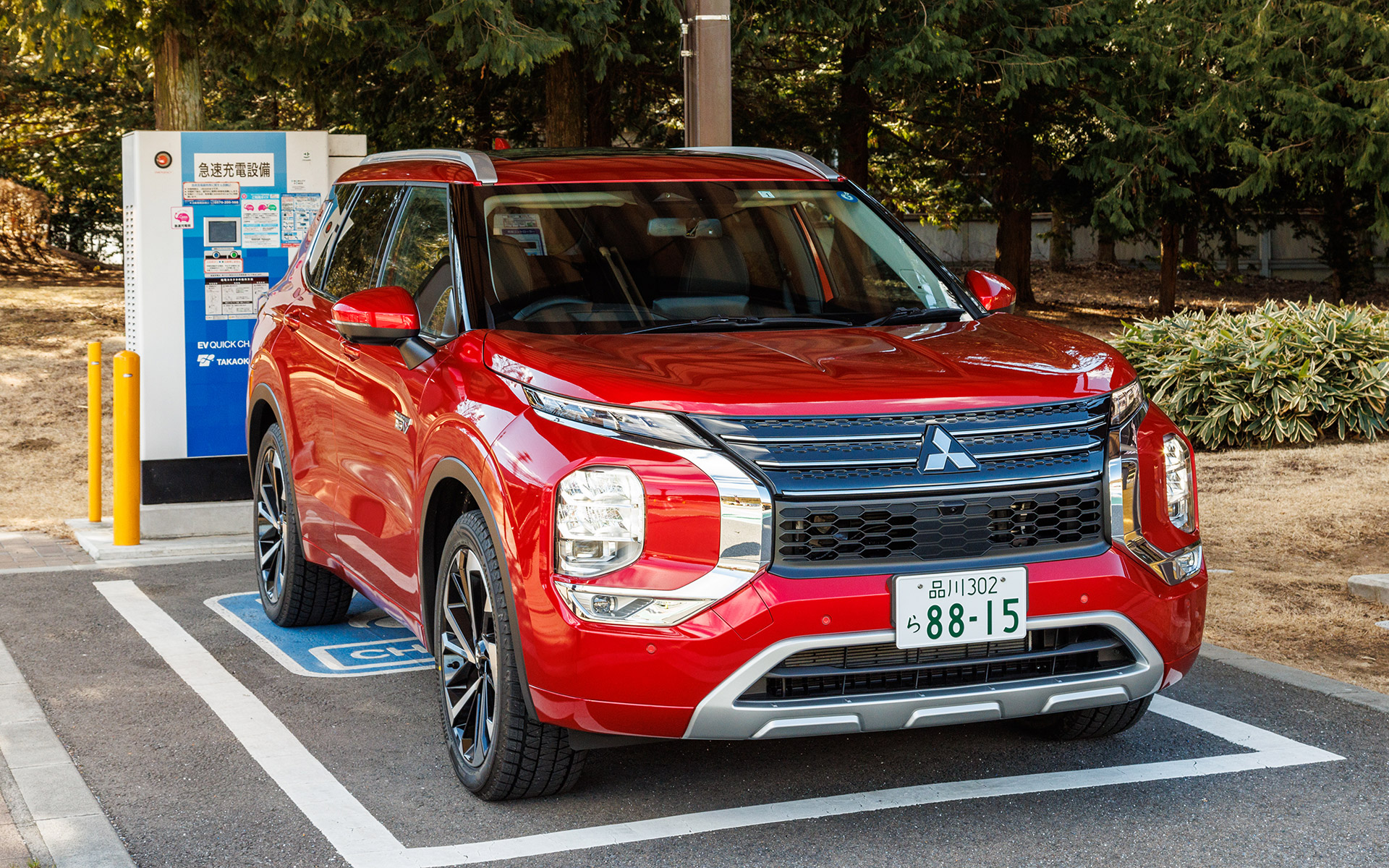 充電設備は全国に広く普及している。ナビ画面から見つけることも可能だ