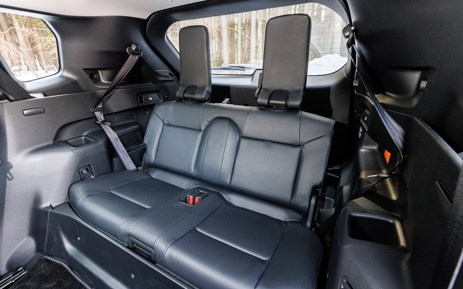 3列目シートは子供や小柄な大人向けの広さだが、最大7人乗れるのは何かと便利