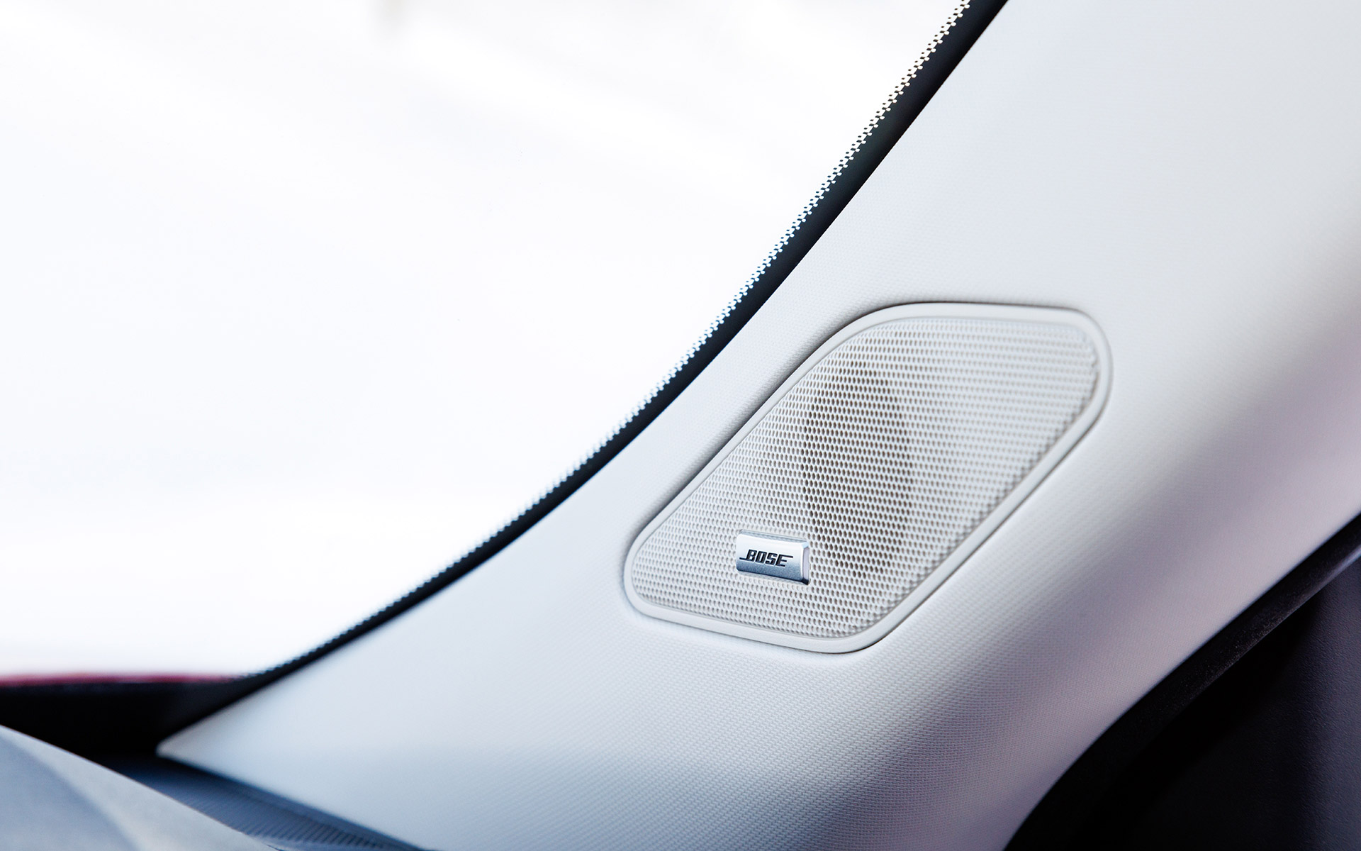 Pグレードには9スピーカーの「BOSEプレミアムサウンドシステム」が標準装備。スマホから再生する音楽もハイクオリティで楽しめる