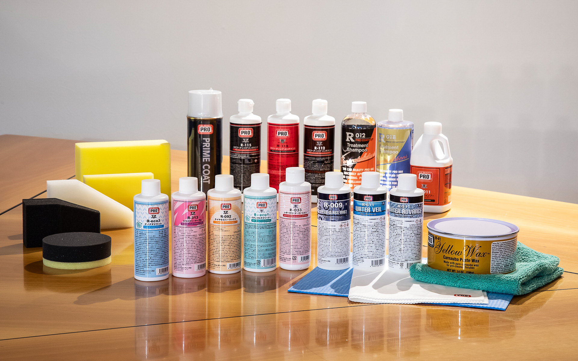 プロガラスコーティングの施工でも使用するカービューティープロのメンテナンスグッズ「Rコレクション」は、プロ向けの製品だが一般でも購入が可能。カービューティープロの<a href="https://www.cbp.co.jp/onlineshop/" class="n" target="_blank">オンラインショップ</a>で販売している