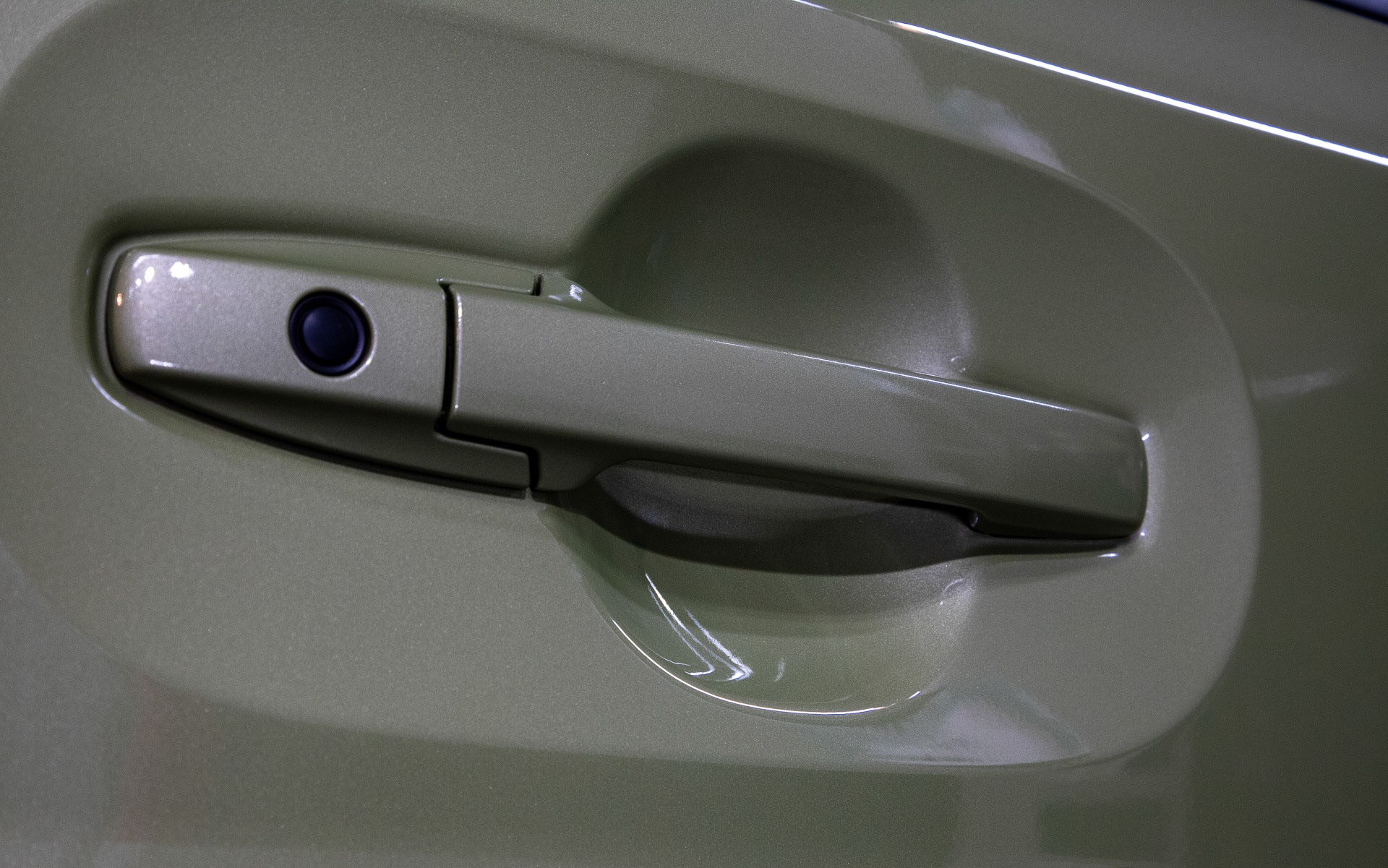 ドアハンドル周辺にあった引っかき傷はキレイに消えていた。