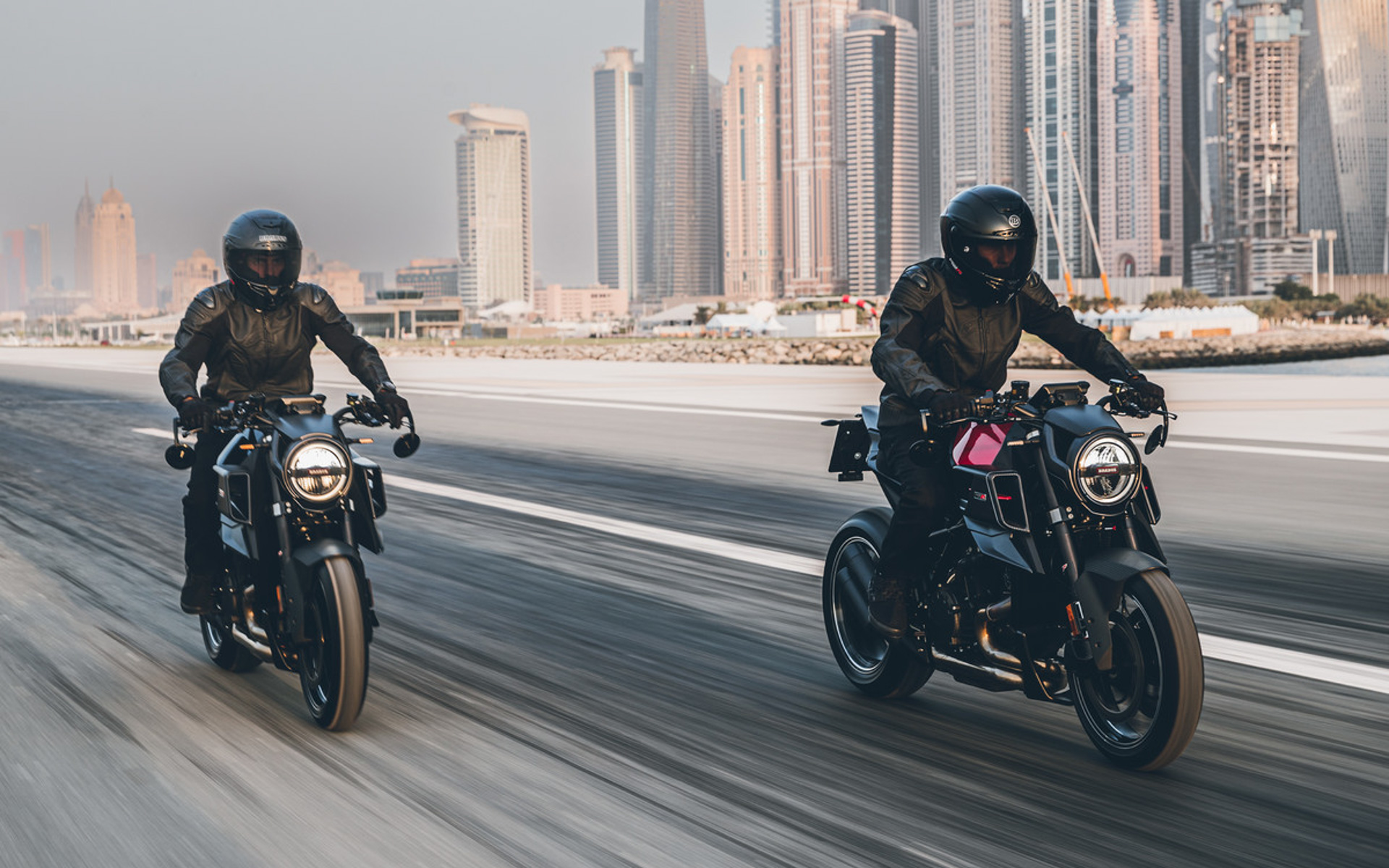 新型「BRABUS 1300 R」