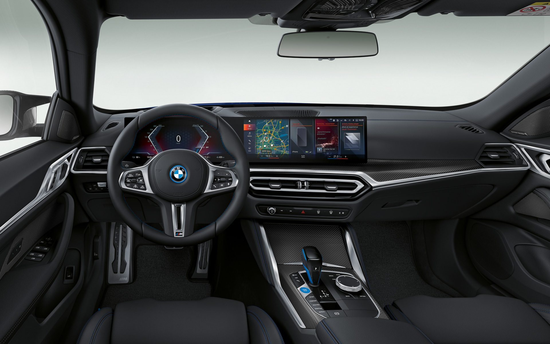 i4 M50のボディサイズはi4 eDrive40と共通。車両重量は2240kg、車両総重量は2515kg