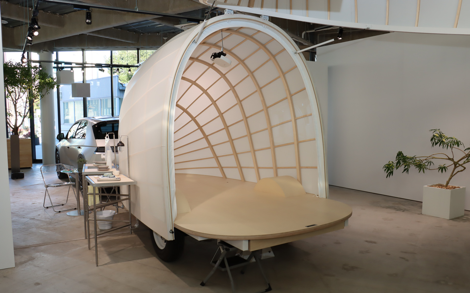 建築家の長坂常氏による企画展示「Mobile House“旅する住まい”」